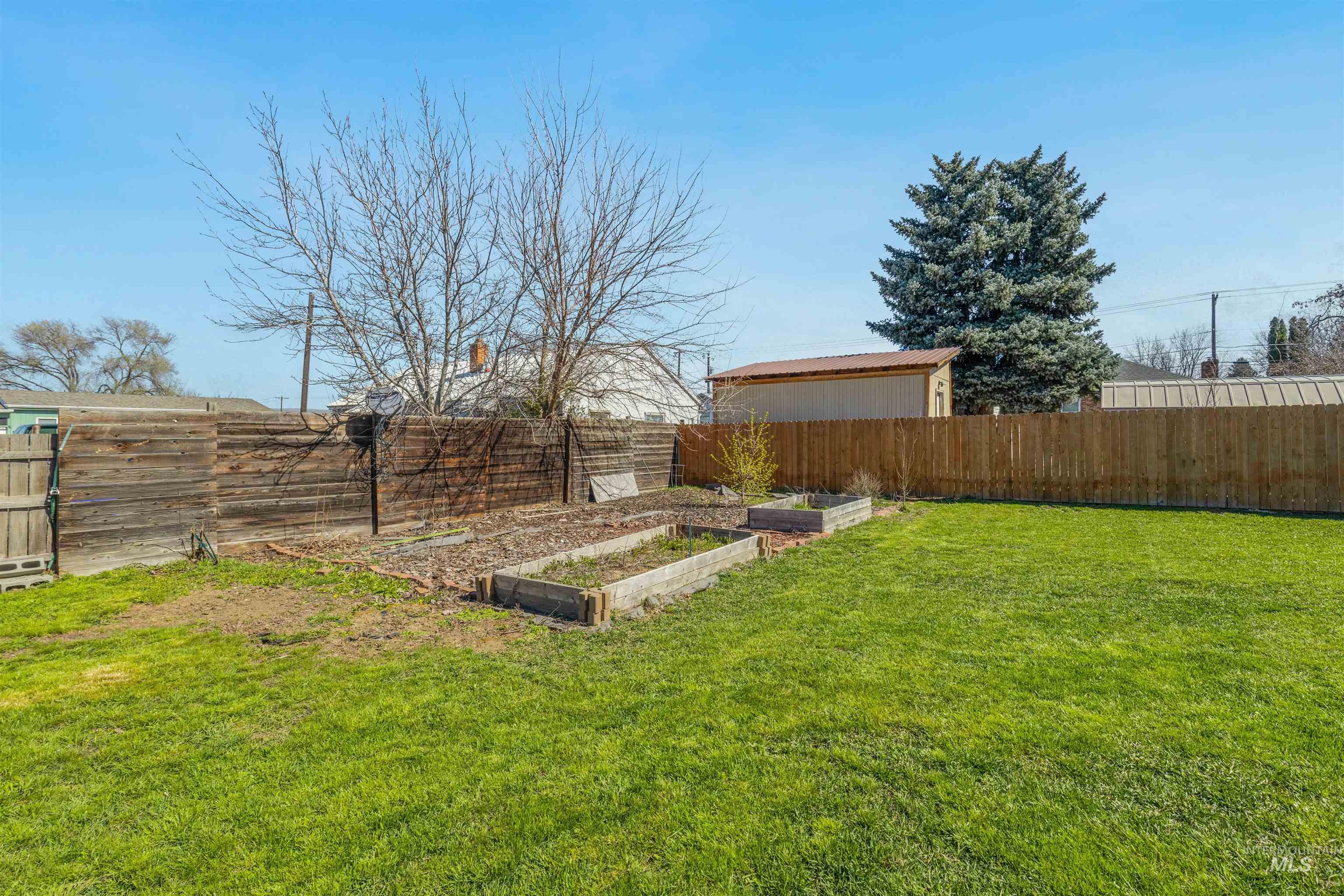 433 Park Avenue, Lewiston, Idaho 83501, 3 Bedrooms, 1 Bathroom, Residential For Sale, Price $298,000,MLS 98979971