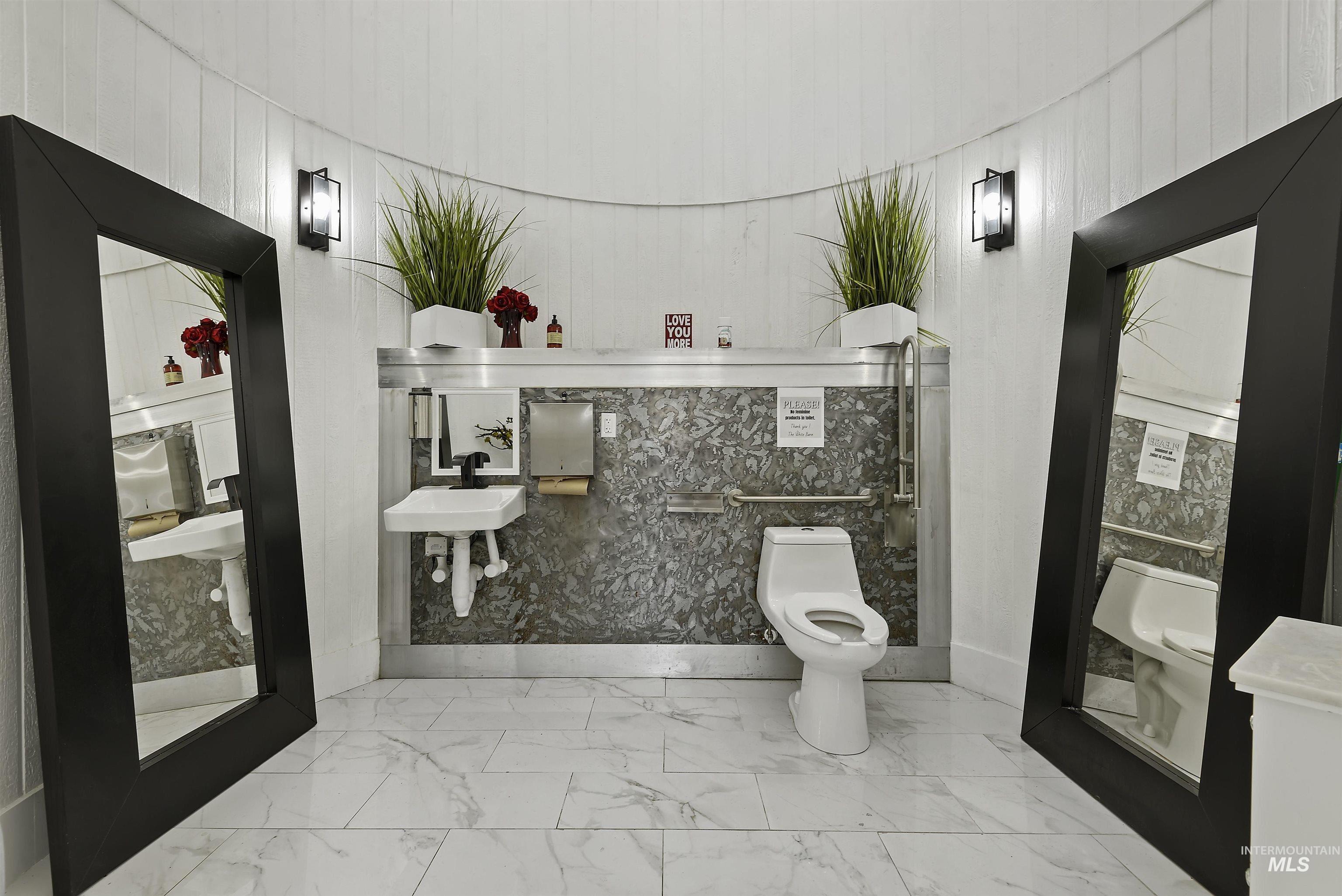 6803 W Overland Rd, Boise, Idaho 83709, Business/Commercial For Sale, Price $2,600,000,MLS 98979981