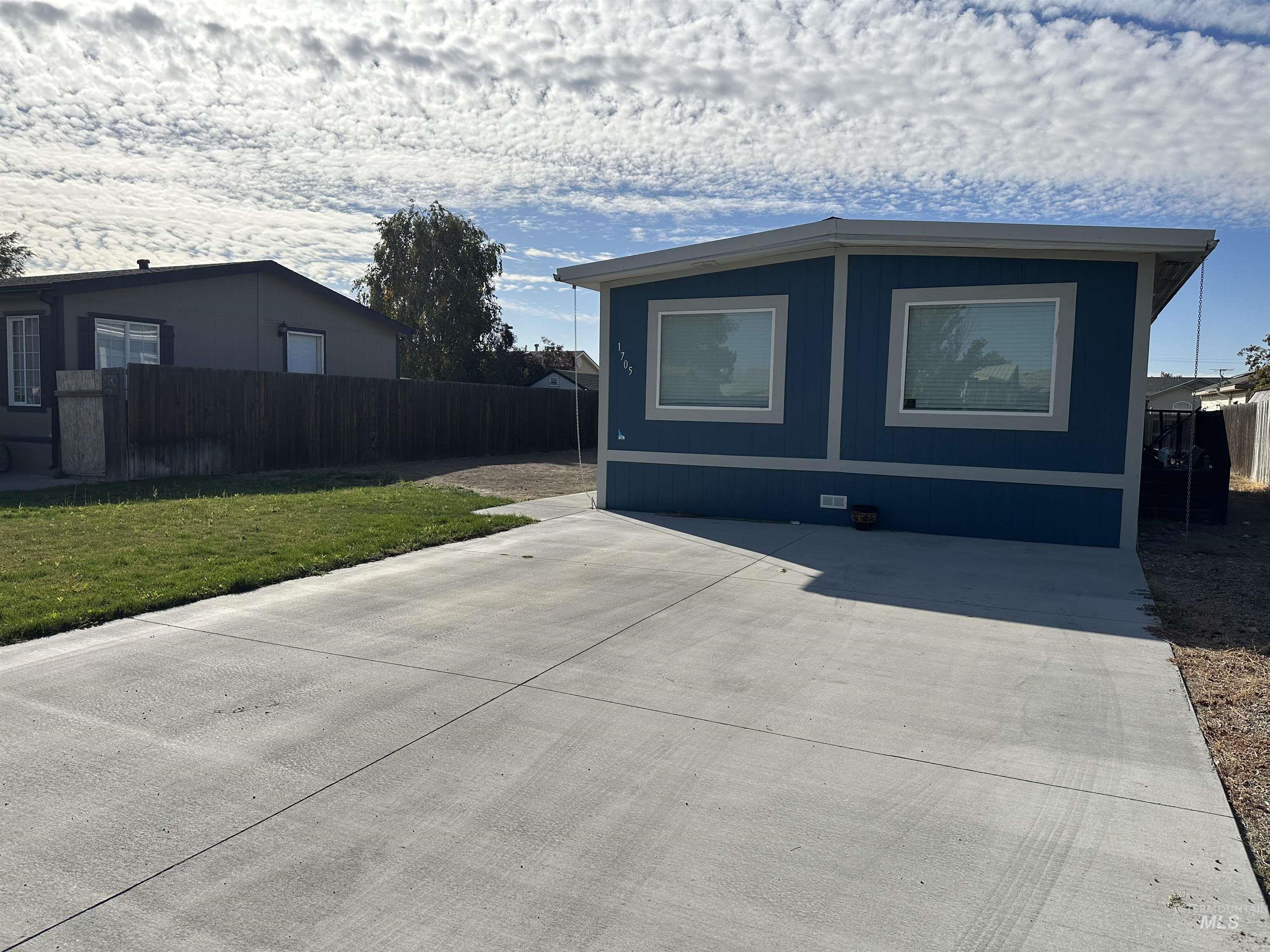 1705 Windmere, Mountain Home, Idaho 83647, 2 Bedrooms, 1 Bathroom, Residential For Sale, Price $90,000, 98979983