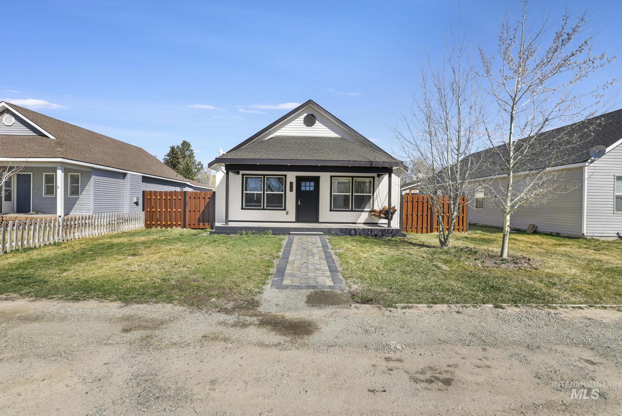 219 E Spruce Ave., Fairfield, Idaho 83327, 3 Bedrooms, 2 Bathrooms, Residential For Sale, Price $335,000,MLS 98979986