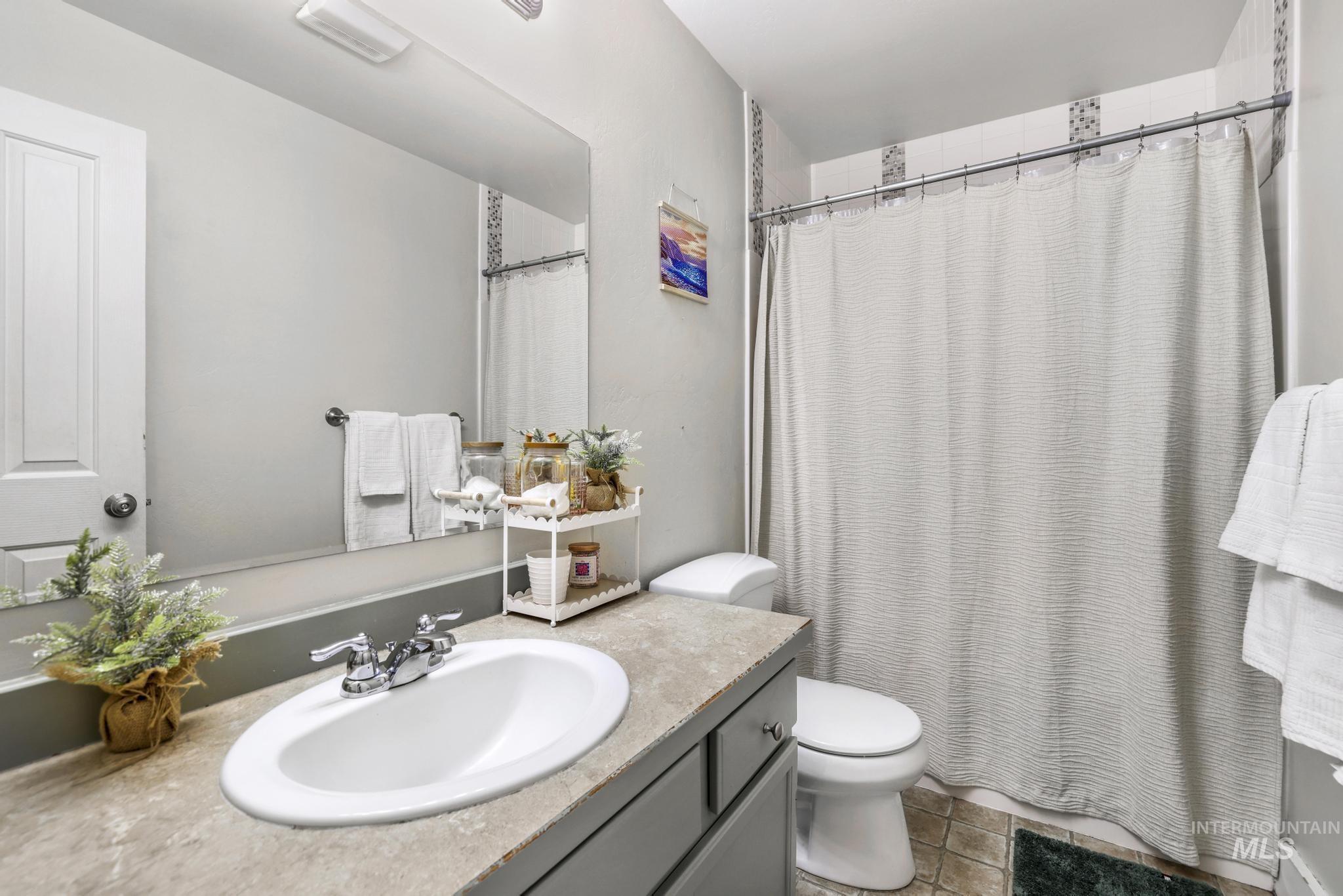 219 E Spruce Ave., Fairfield, Idaho 83327, 3 Bedrooms, 2 Bathrooms, Residential For Sale, Price $335,000,MLS 98979986