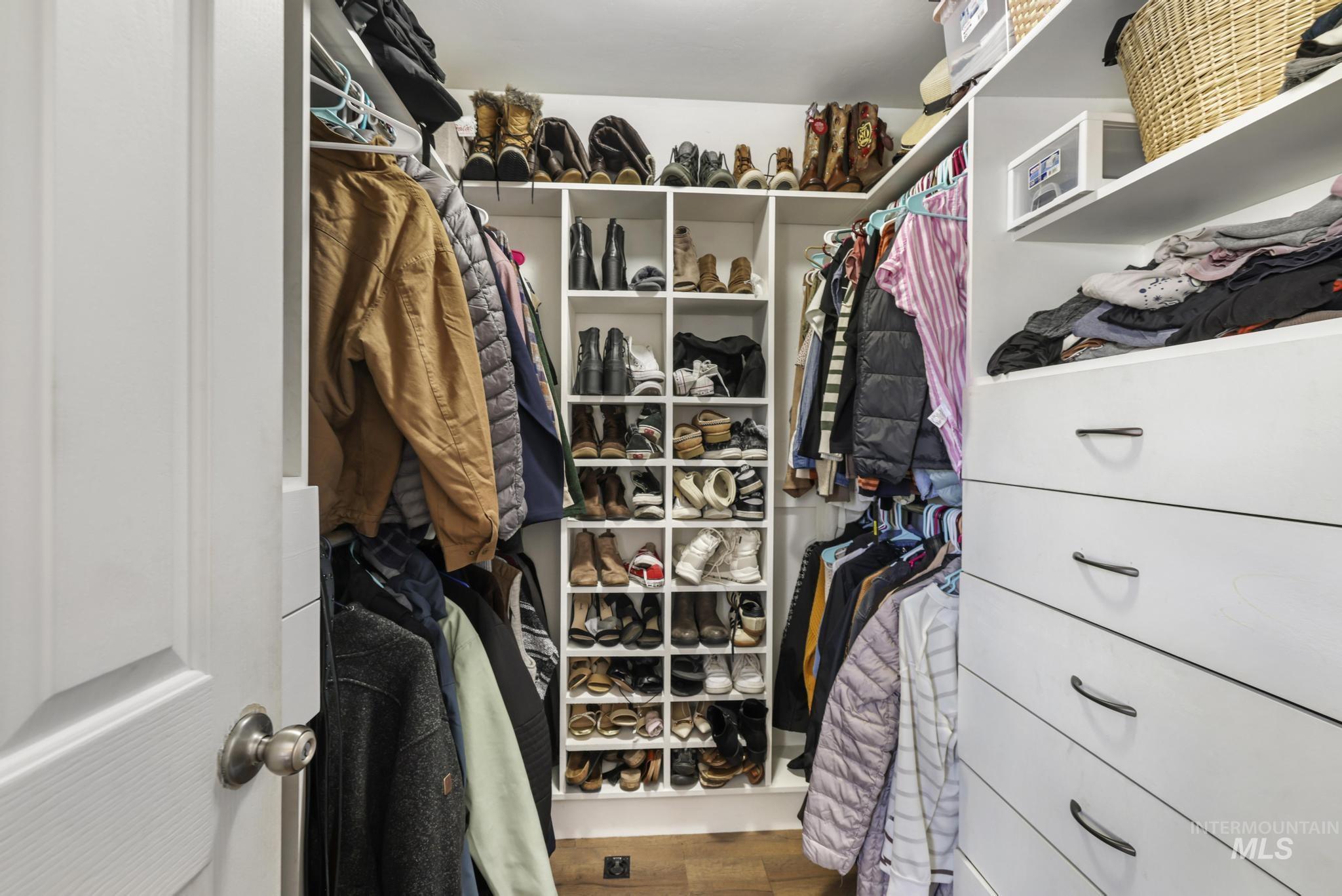 219 E Spruce Ave., Fairfield, Idaho 83327, 3 Bedrooms, 2 Bathrooms, Residential For Sale, Price $335,000,MLS 98979986