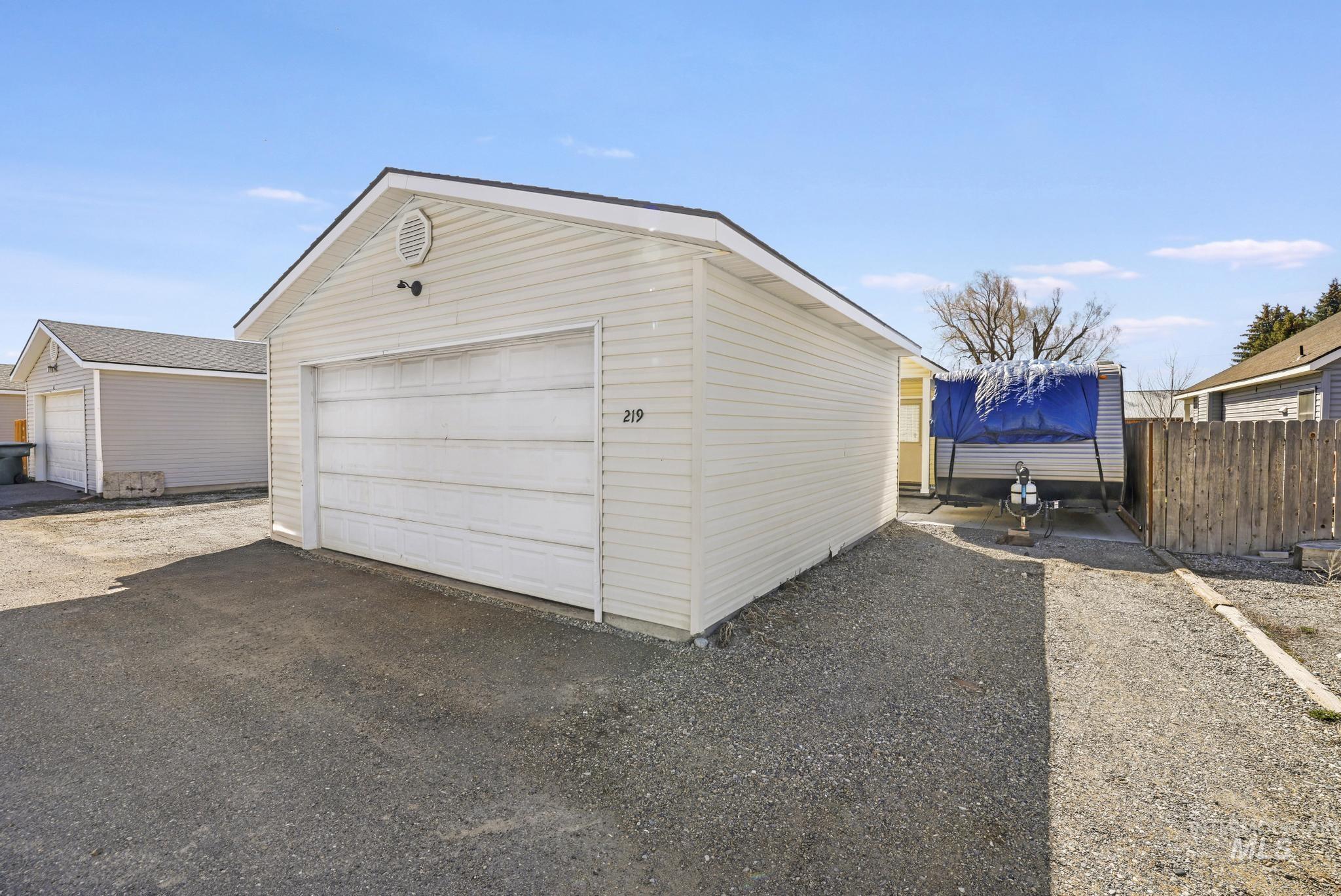 219 E Spruce Ave., Fairfield, Idaho 83327, 3 Bedrooms, 2 Bathrooms, Residential For Sale, Price $335,000,MLS 98979986