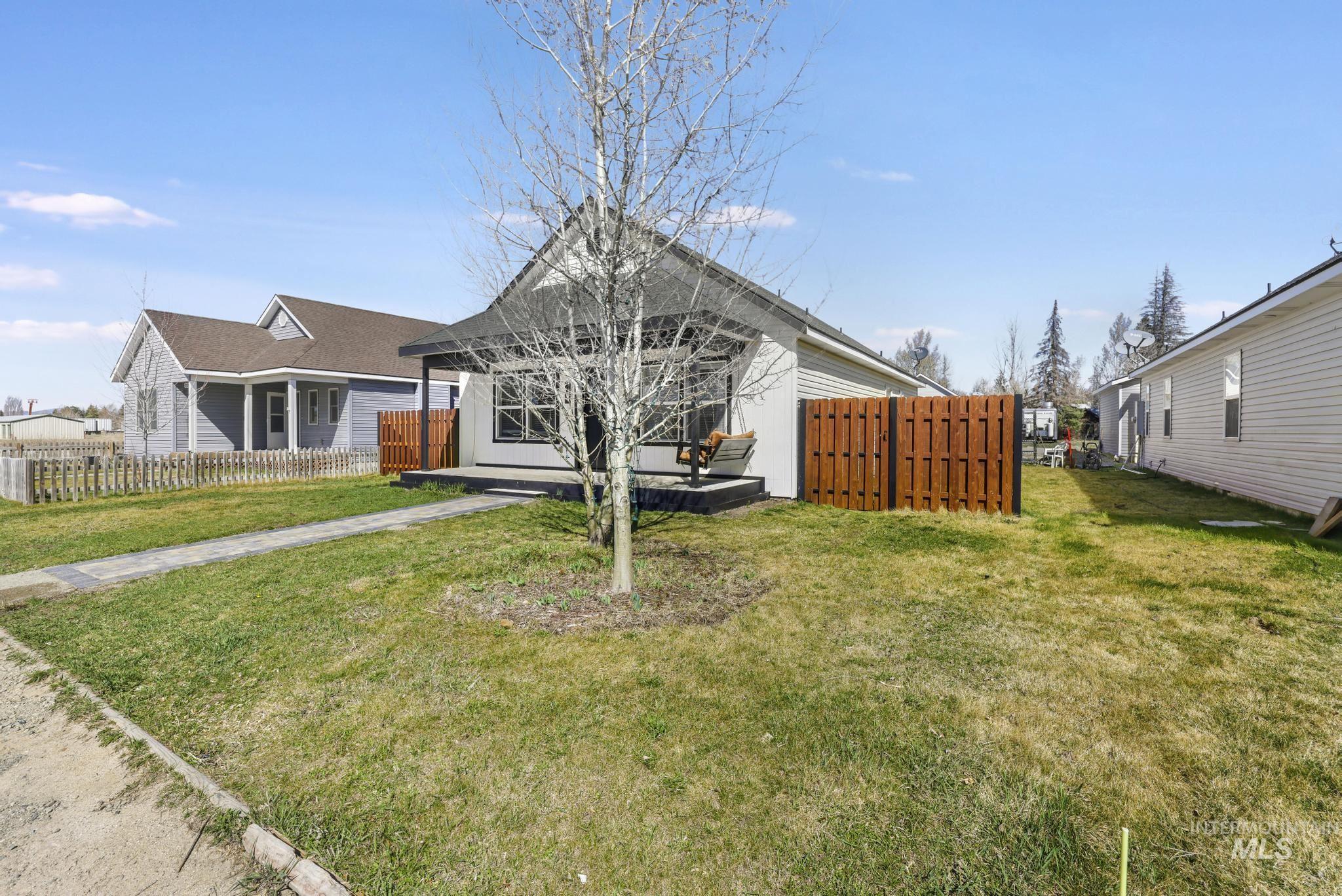 219 E Spruce Ave., Fairfield, Idaho 83327, 3 Bedrooms, 2 Bathrooms, Residential For Sale, Price $335,000,MLS 98979986