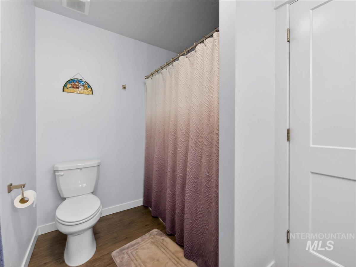 1571 Regency Way, Emmett, Idaho 83617, 3 Bedrooms, 2 Bathrooms, Residential For Sale, Price $384,000,MLS 98979992