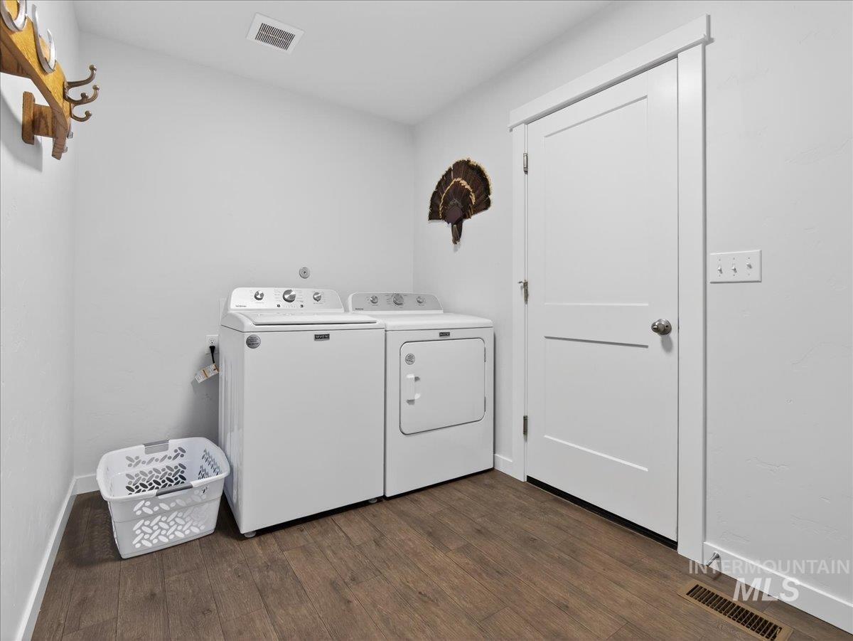 1571 Regency Way, Emmett, Idaho 83617, 3 Bedrooms, 2 Bathrooms, Residential For Sale, Price $384,000,MLS 98979992