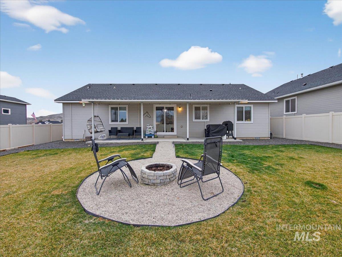 1571 Regency Way, Emmett, Idaho 83617, 3 Bedrooms, 2 Bathrooms, Residential For Sale, Price $384,000,MLS 98979992