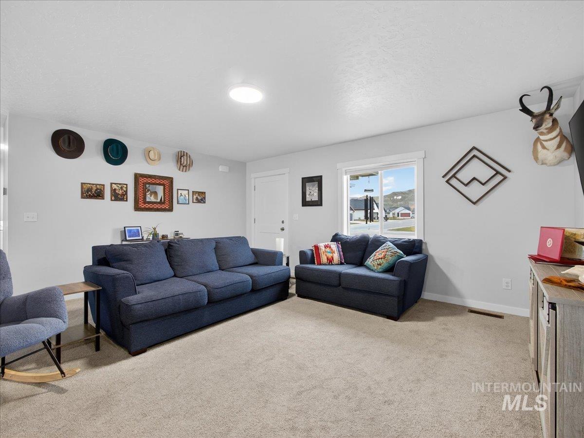 1571 Regency Way, Emmett, Idaho 83617, 3 Bedrooms, 2 Bathrooms, Residential For Sale, Price $384,000,MLS 98979992