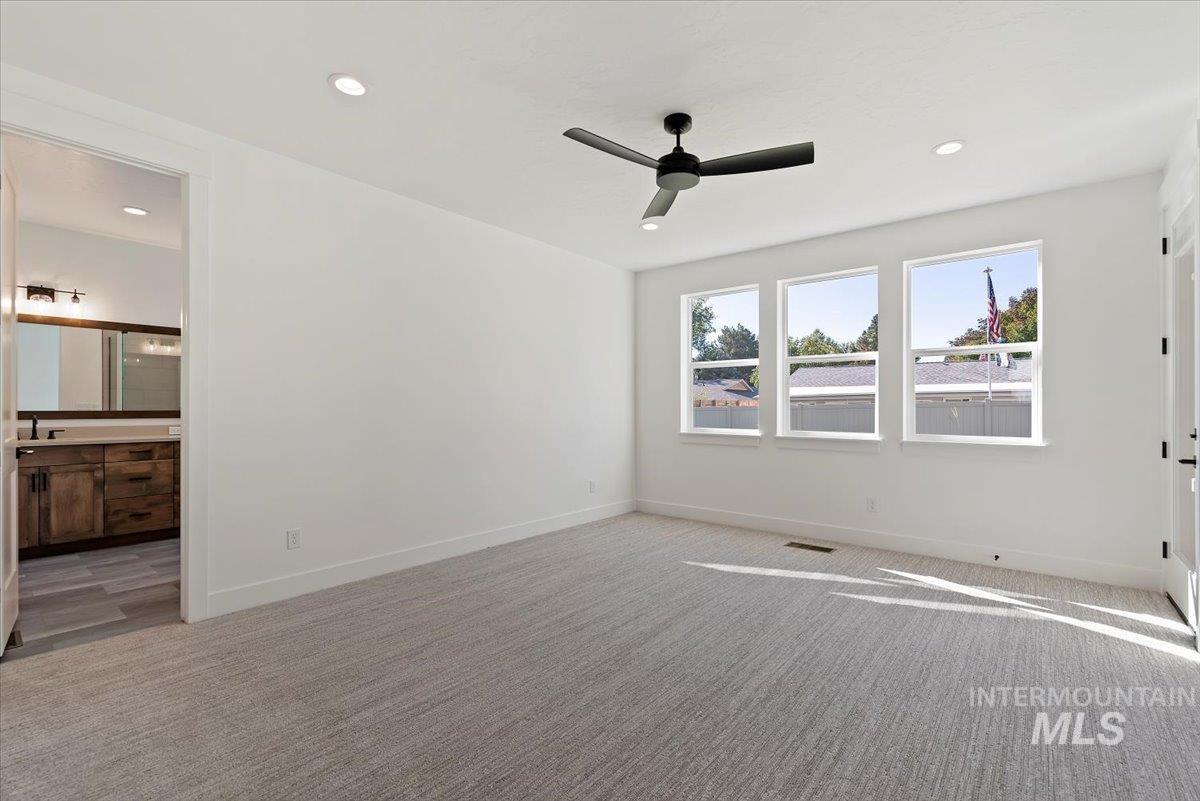 10511 W Mizzle Drive, Star, Idaho 83669-000, 5 Bedrooms, 4 Bathrooms, Residential For Sale, Price $874,900,MLS 98979993