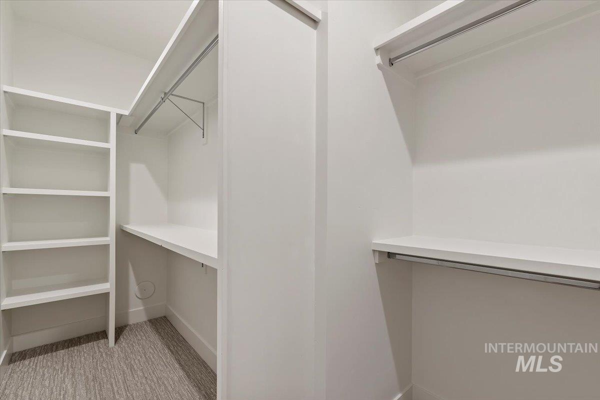 10511 W Mizzle Drive, Star, Idaho 83669-000, 5 Bedrooms, 4 Bathrooms, Residential For Sale, Price $874,900,MLS 98979993