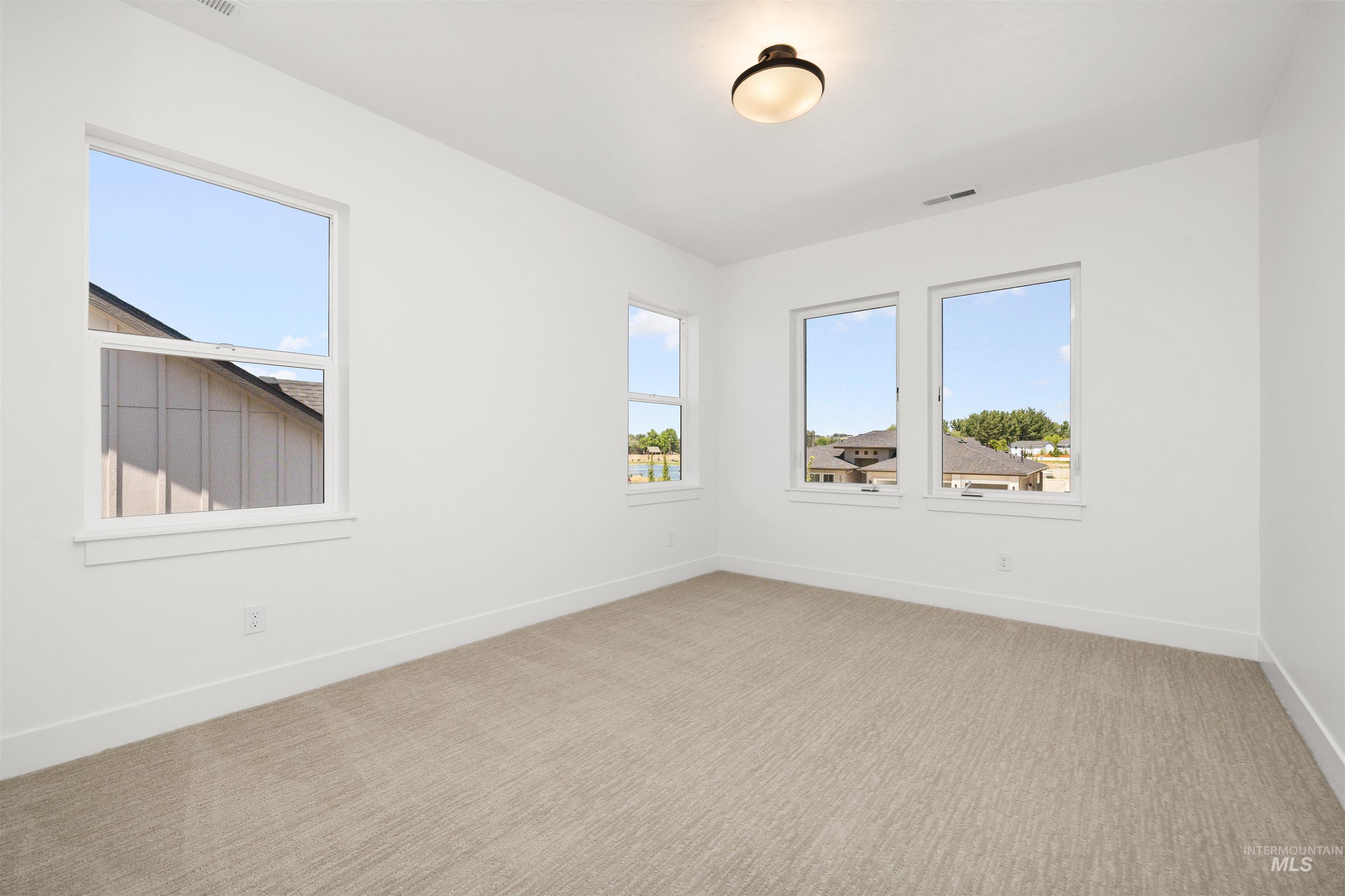 10511 W Mizzle Drive, Star, Idaho 83669-000, 5 Bedrooms, 4 Bathrooms, Residential For Sale, Price $849,900,MLS 98979993