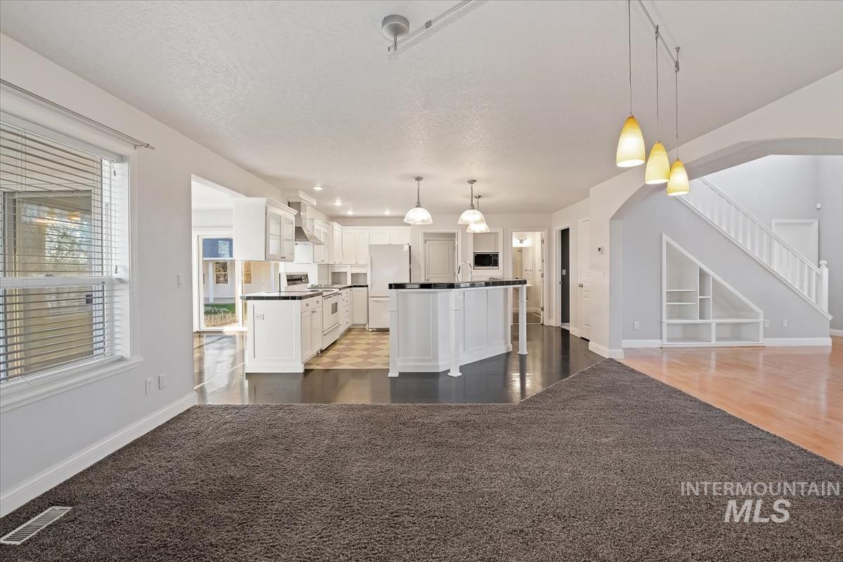 6129 Ustick Rd, Nampa, Idaho 83687, 5 Bedrooms, 4 Bathrooms, Residential For Sale, Price $899,900,MLS 98979997