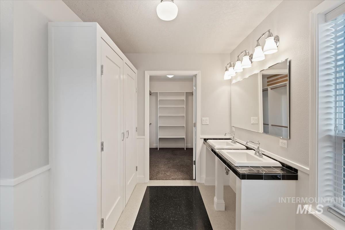 6129 Ustick Rd, Nampa, Idaho 83687, 5 Bedrooms, 4 Bathrooms, Residential For Sale, Price $899,900,MLS 98979997