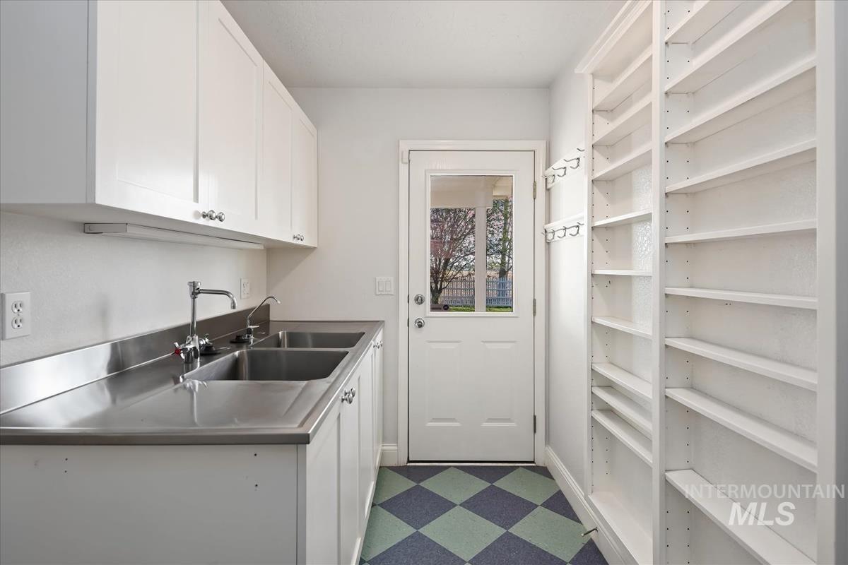 6129 Ustick Rd, Nampa, Idaho 83687, 5 Bedrooms, 4 Bathrooms, Residential For Sale, Price $899,900,MLS 98979997