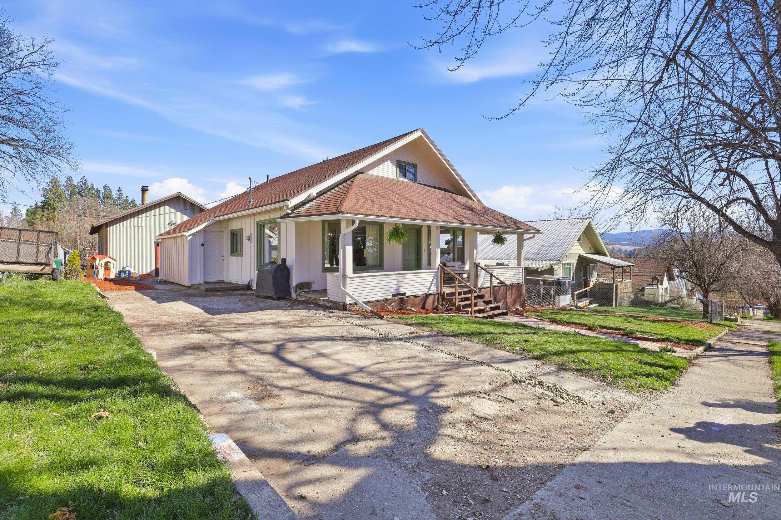 725 Elm, Potlatch, Idaho 83855, 3 Bedrooms, 2 Bathrooms, Residential For Sale, Price $359,000,MLS 98979998