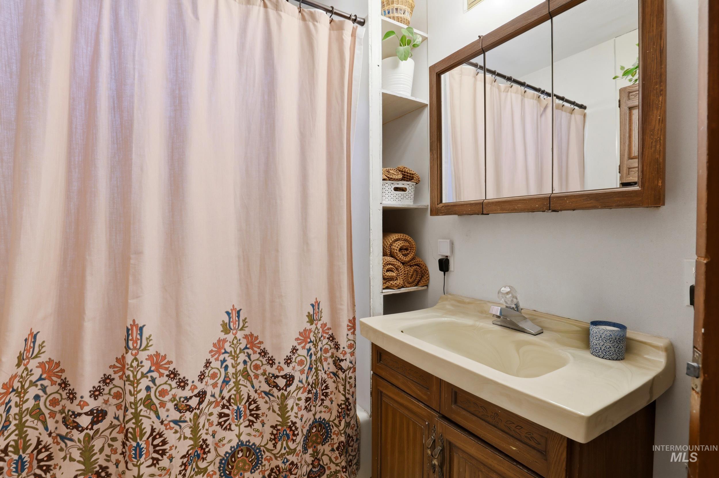 725 Elm, Potlatch, Idaho 83855, 3 Bedrooms, 2 Bathrooms, Residential For Sale, Price $359,000,MLS 98979998