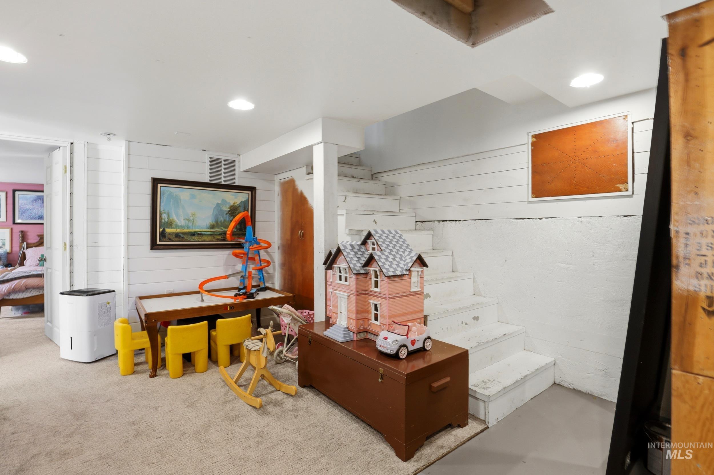 725 Elm, Potlatch, Idaho 83855, 3 Bedrooms, 2 Bathrooms, Residential For Sale, Price $359,000,MLS 98979998