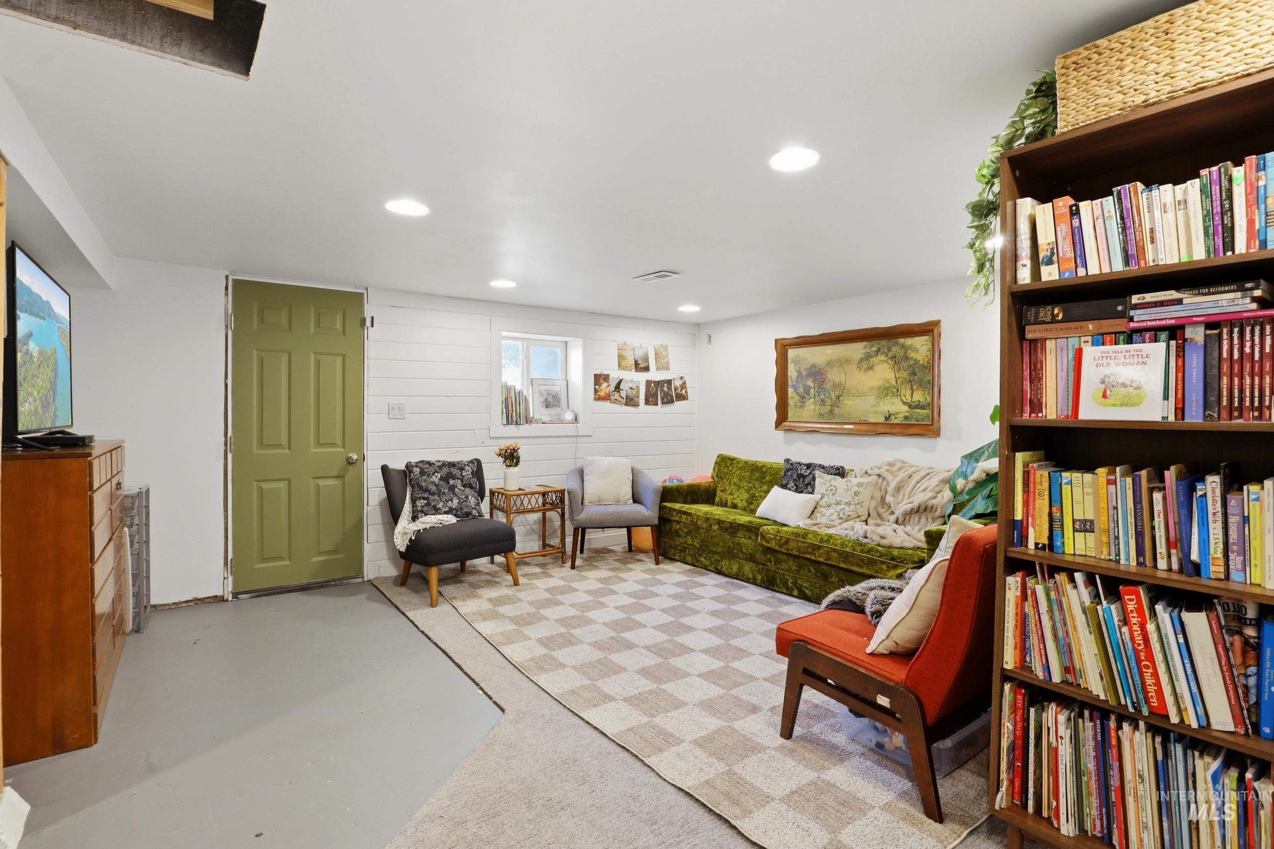 725 Elm, Potlatch, Idaho 83855, 3 Bedrooms, 2 Bathrooms, Residential For Sale, Price $359,000,MLS 98979998