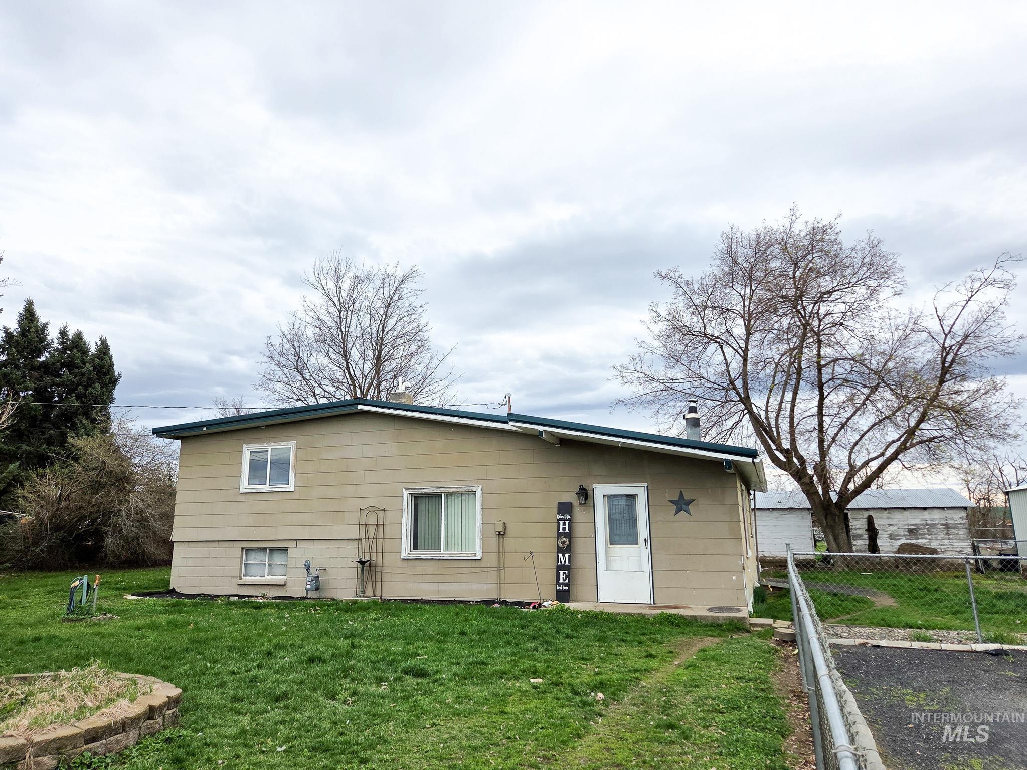1532 Hemlock, Lewiston, Idaho 83501, 3 Bedrooms, 1 Bathroom, Residential For Sale, Price $250,000,MLS 98980003