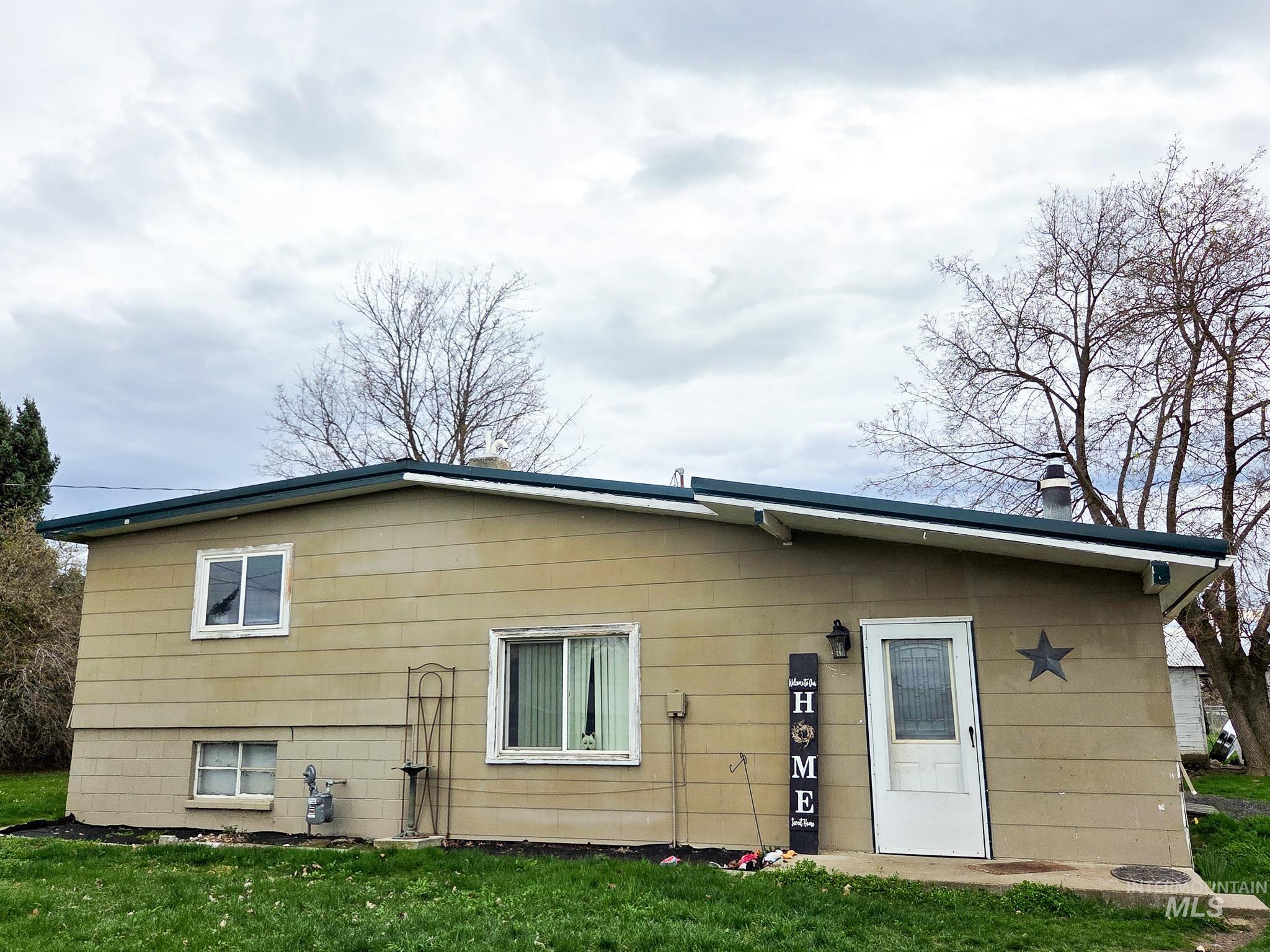 1532 Hemlock, Lewiston, Idaho 83501, 3 Bedrooms, 1 Bathroom, Residential For Sale, Price $250,000,MLS 98980003