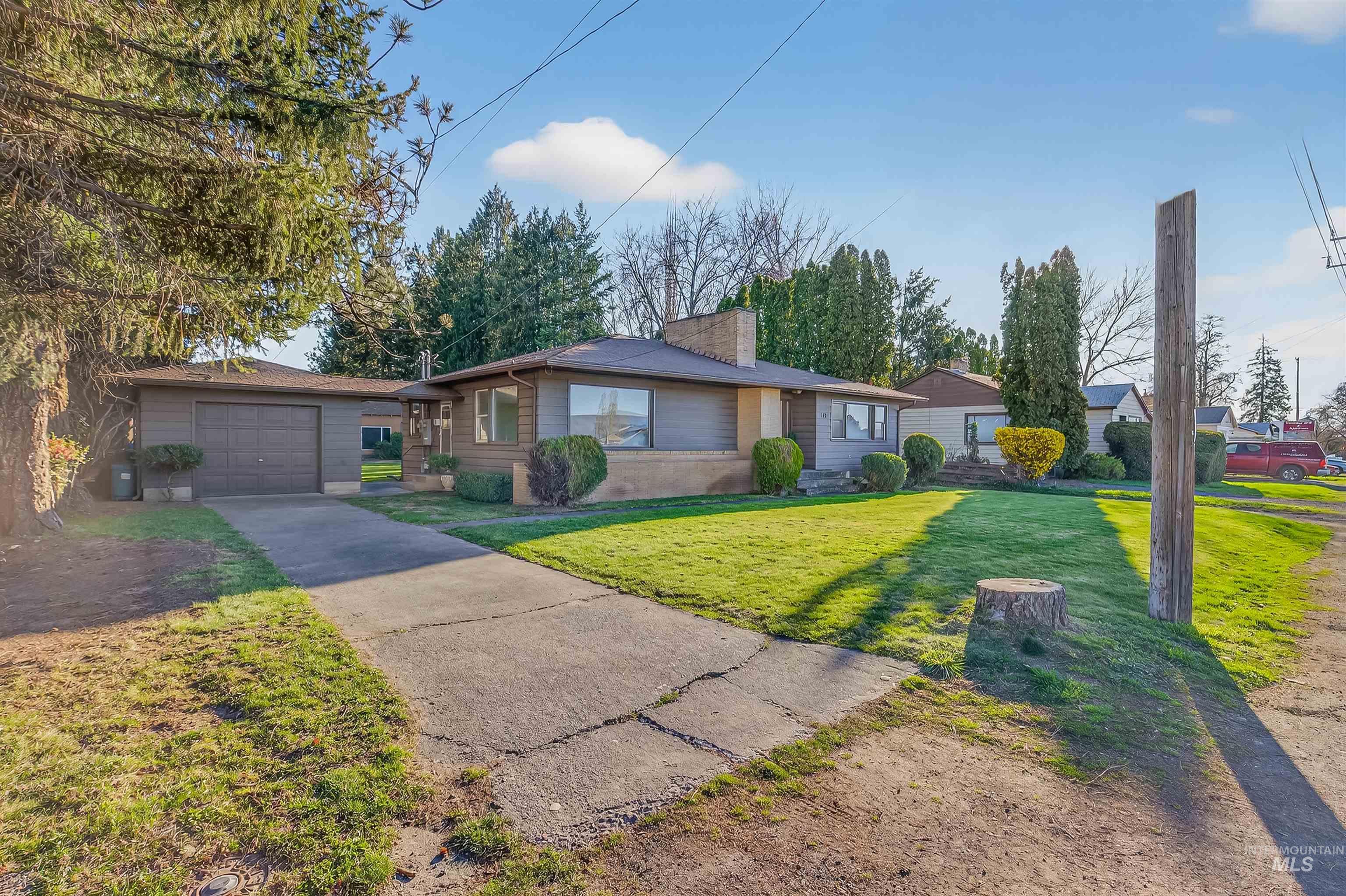 712 Bryden Ave., Lewiston, Idaho 83501, 4 Bedrooms, 2 Bathrooms, Residential For Sale, Price $497,000,MLS 98980004