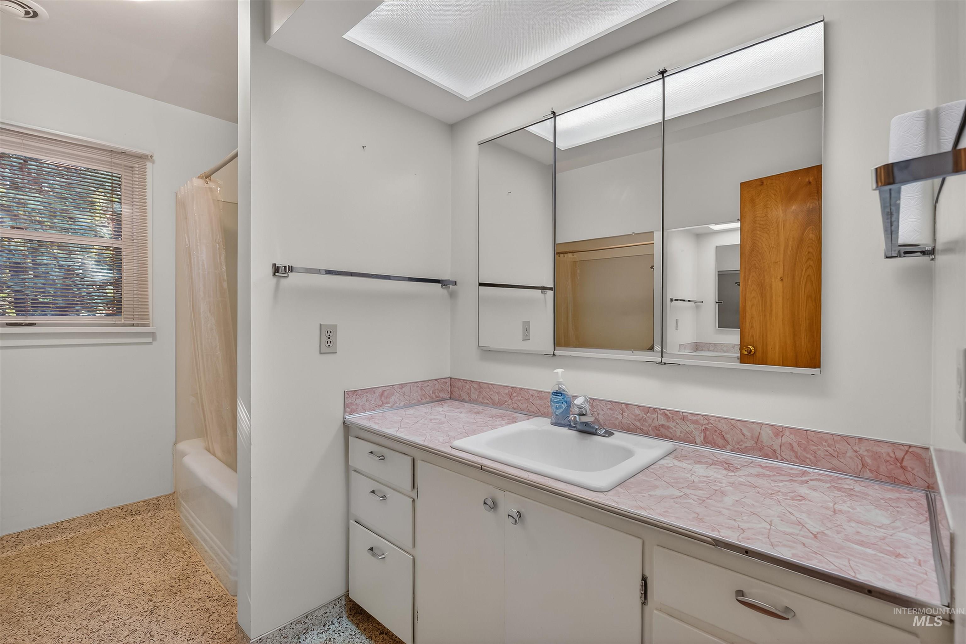 712 Bryden Ave., Lewiston, Idaho 83501, 4 Bedrooms, 2 Bathrooms, Residential For Sale, Price $497,000,MLS 98980004