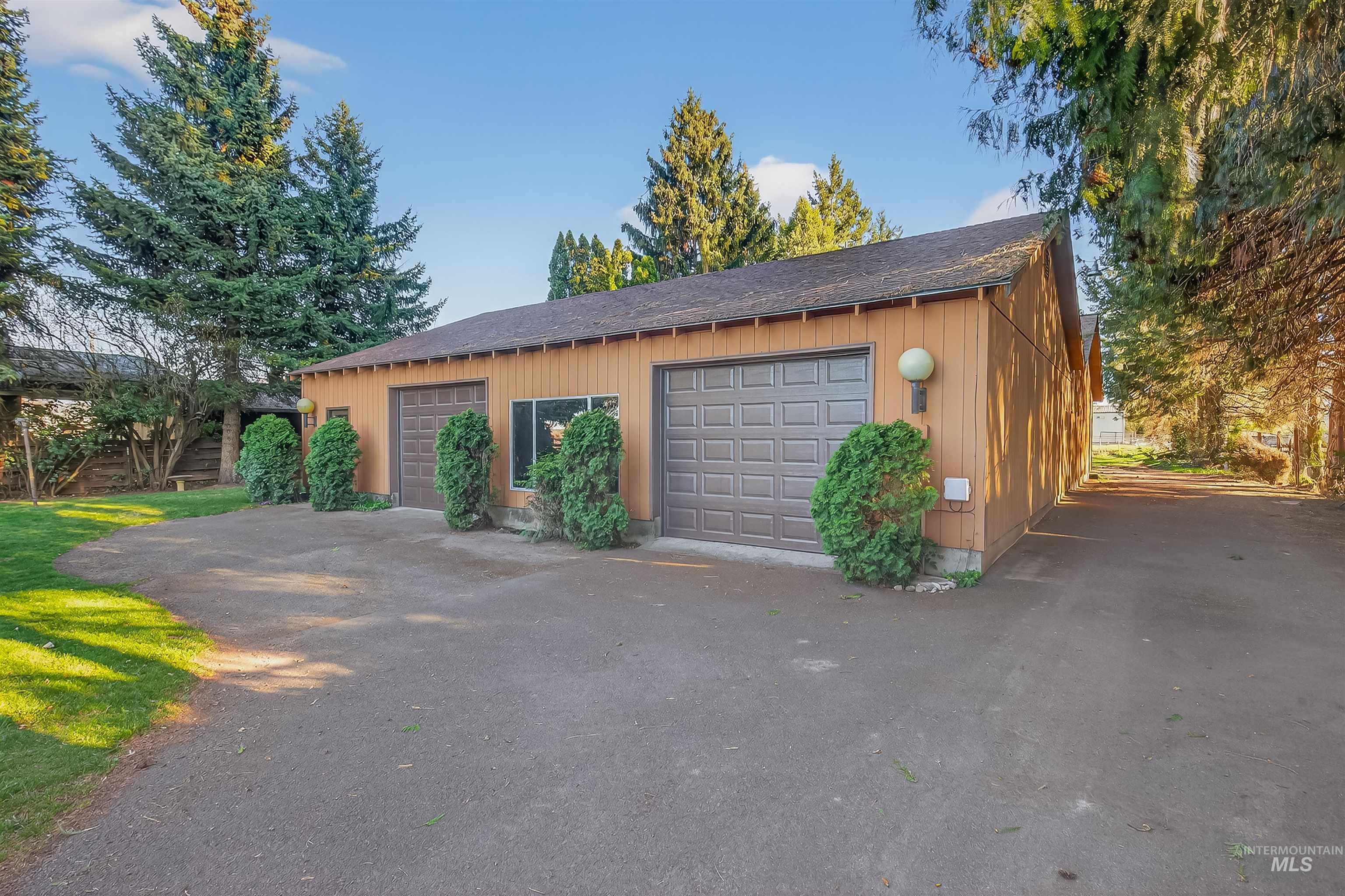 712 Bryden Ave., Lewiston, Idaho 83501, 4 Bedrooms, 2 Bathrooms, Residential For Sale, Price $497,000,MLS 98980004