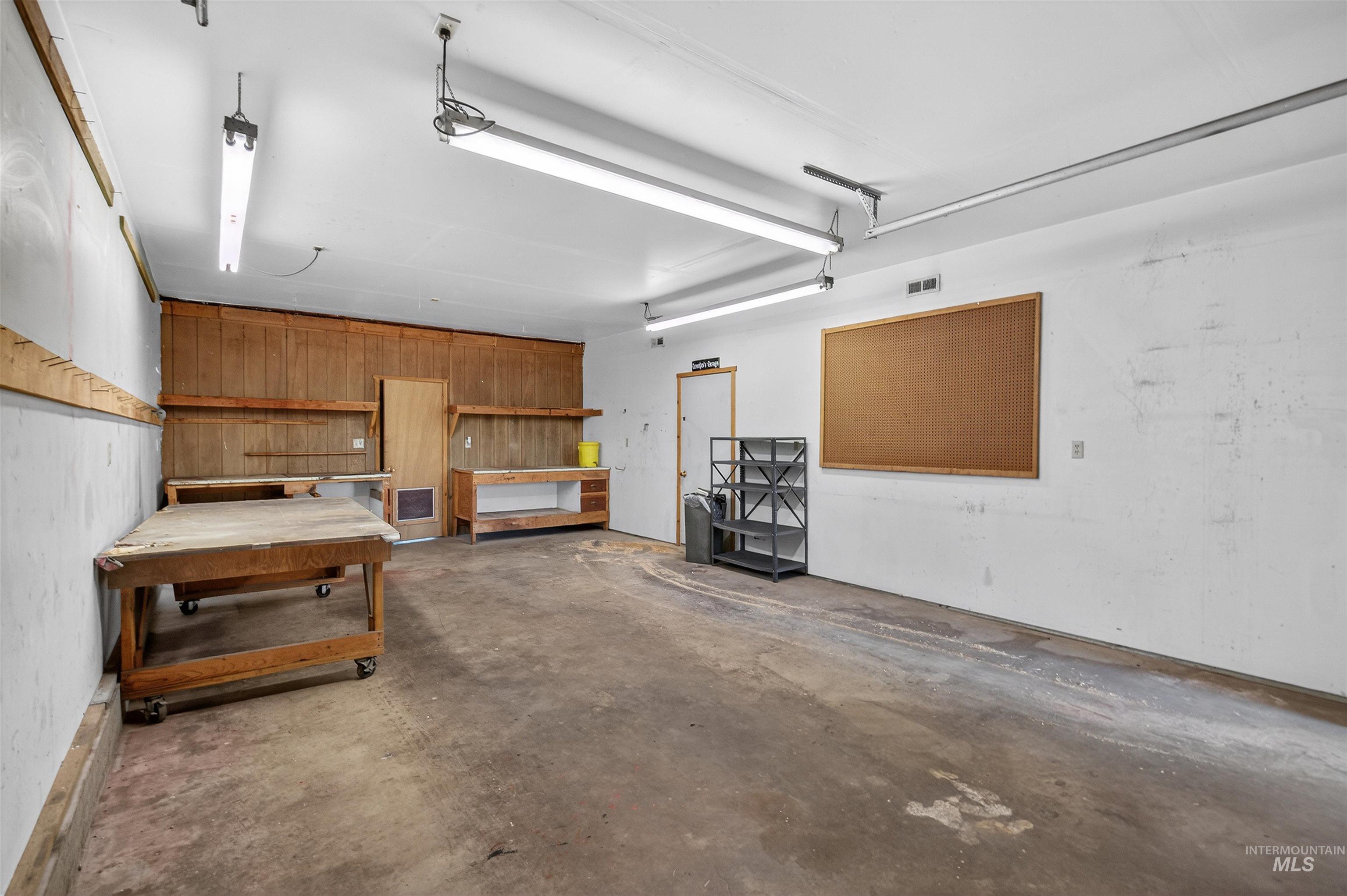 712 Bryden Ave., Lewiston, Idaho 83501, 4 Bedrooms, 2 Bathrooms, Residential For Sale, Price $497,000,MLS 98980004