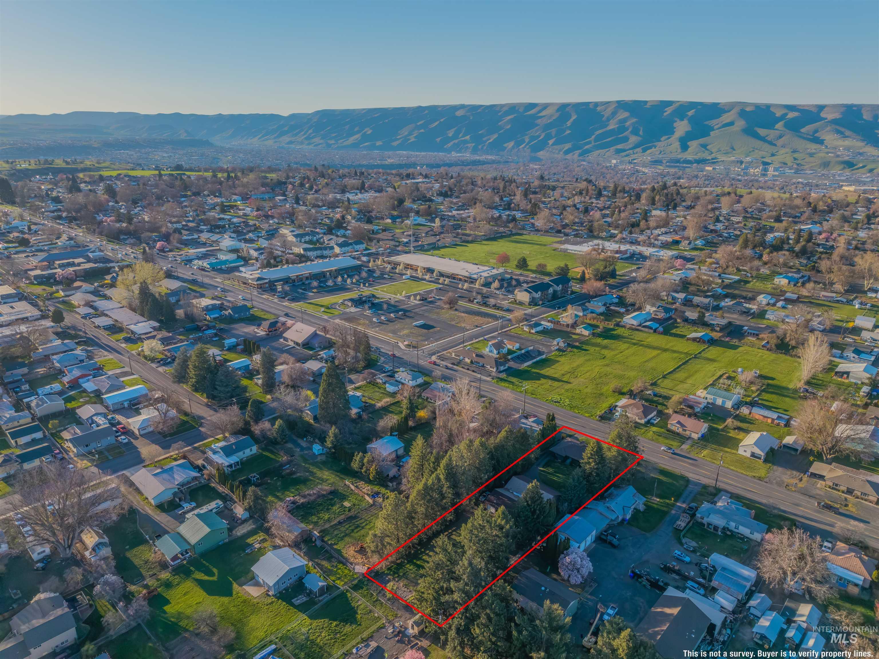712 Bryden Ave., Lewiston, Idaho 83501, 4 Bedrooms, 2 Bathrooms, Residential For Sale, Price $497,000,MLS 98980004