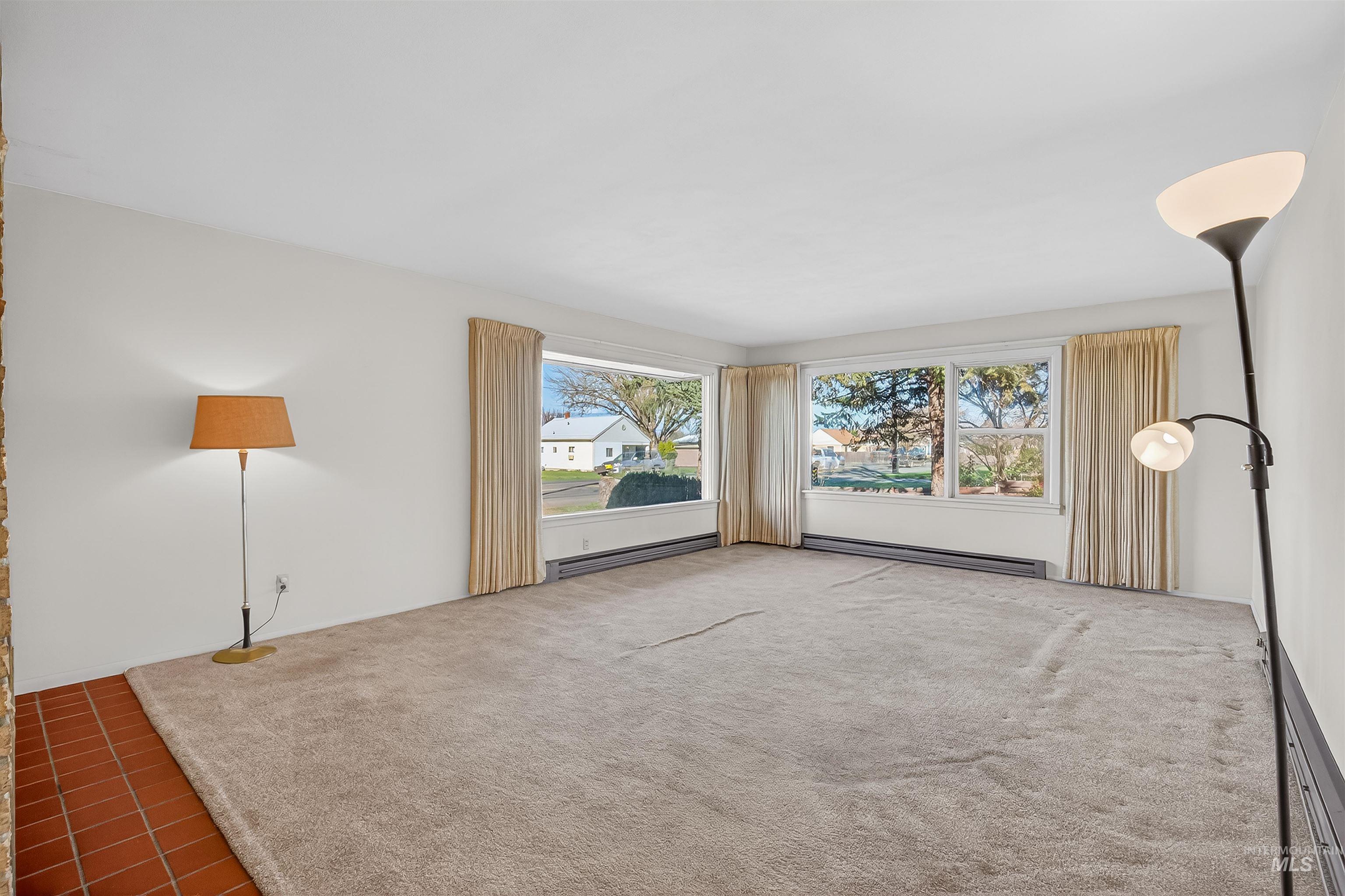 712 Bryden Ave., Lewiston, Idaho 83501, 4 Bedrooms, 2 Bathrooms, Residential For Sale, Price $497,000,MLS 98980004