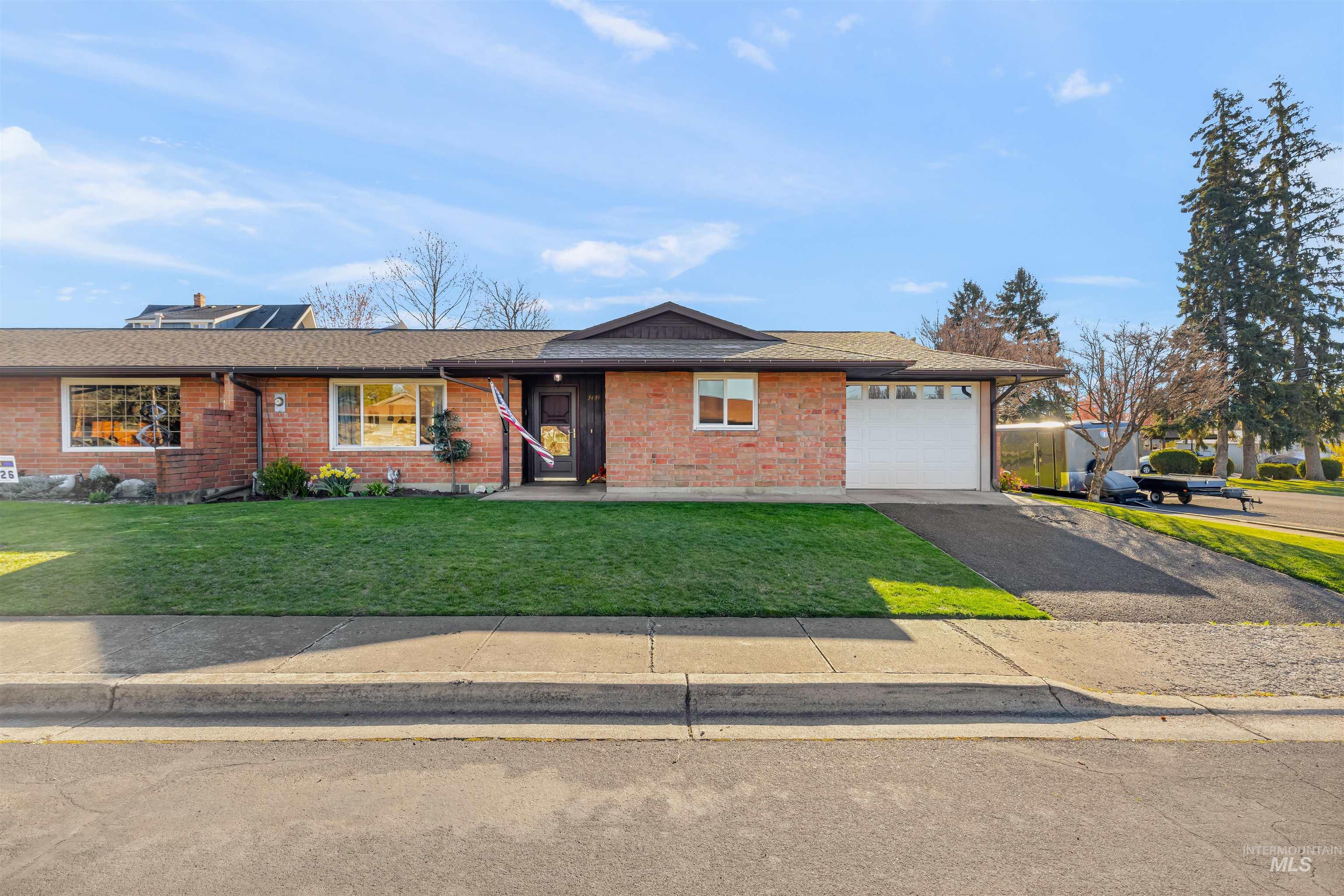 3439 7th Street D, Lewiston, Idaho 83501, 2 Bedrooms, 1.5 Bathrooms, Residential For Sale, Price $299,999, 98980007