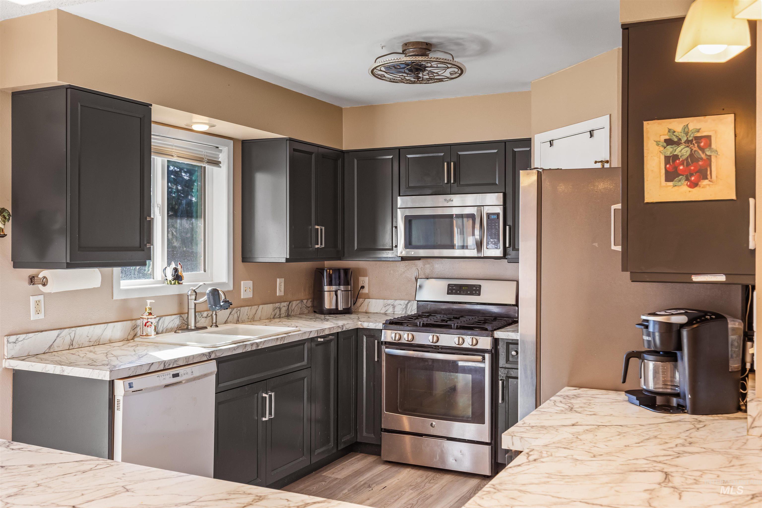 3439 7th Street D, Lewiston, Idaho 83501, 2 Bedrooms, 1.5 Bathrooms, Residential For Sale, Price $299,999, 98980007