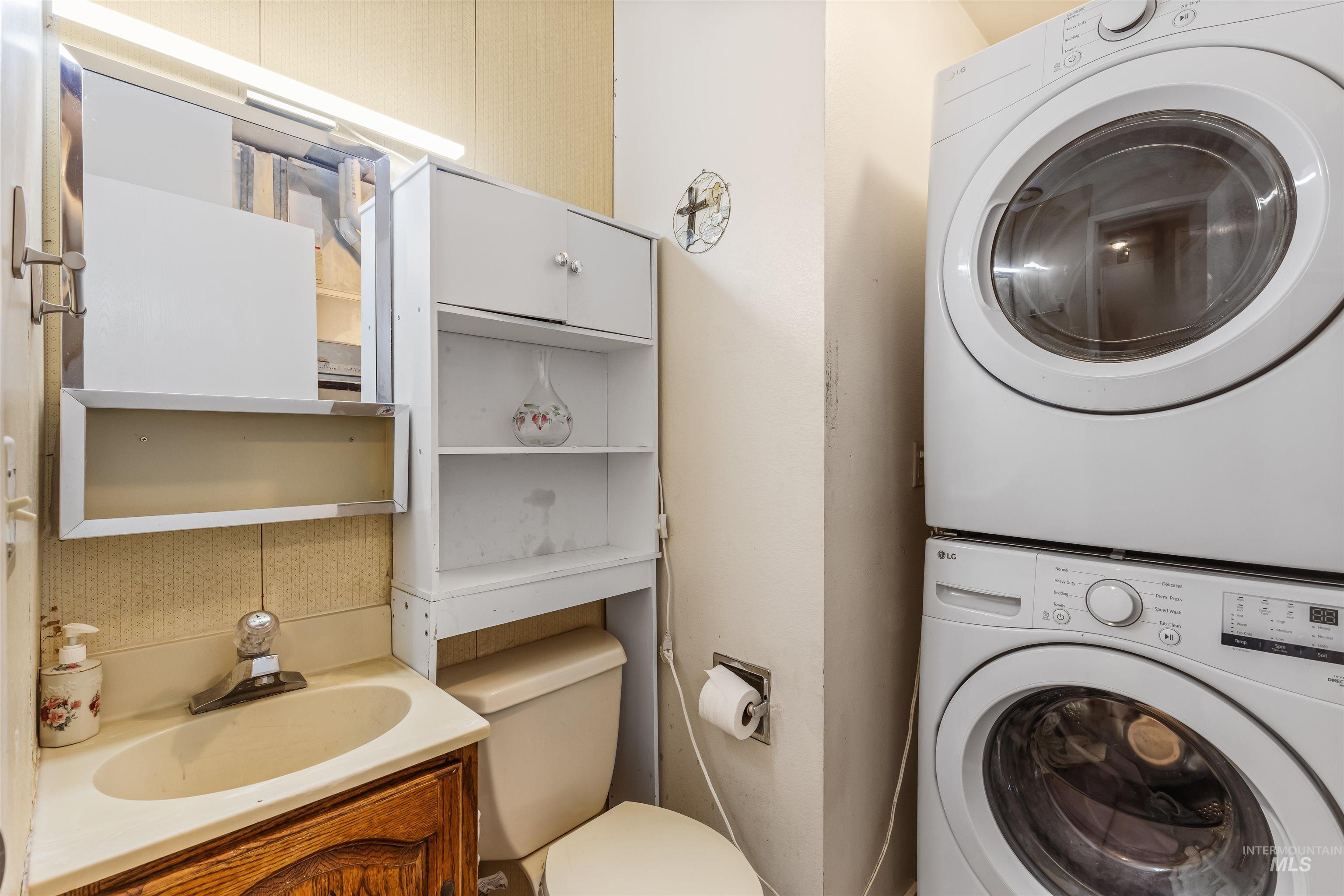 3439 7th Street D, Lewiston, Idaho 83501, 2 Bedrooms, 1.5 Bathrooms, Residential For Sale, Price $315,000,MLS 98980007