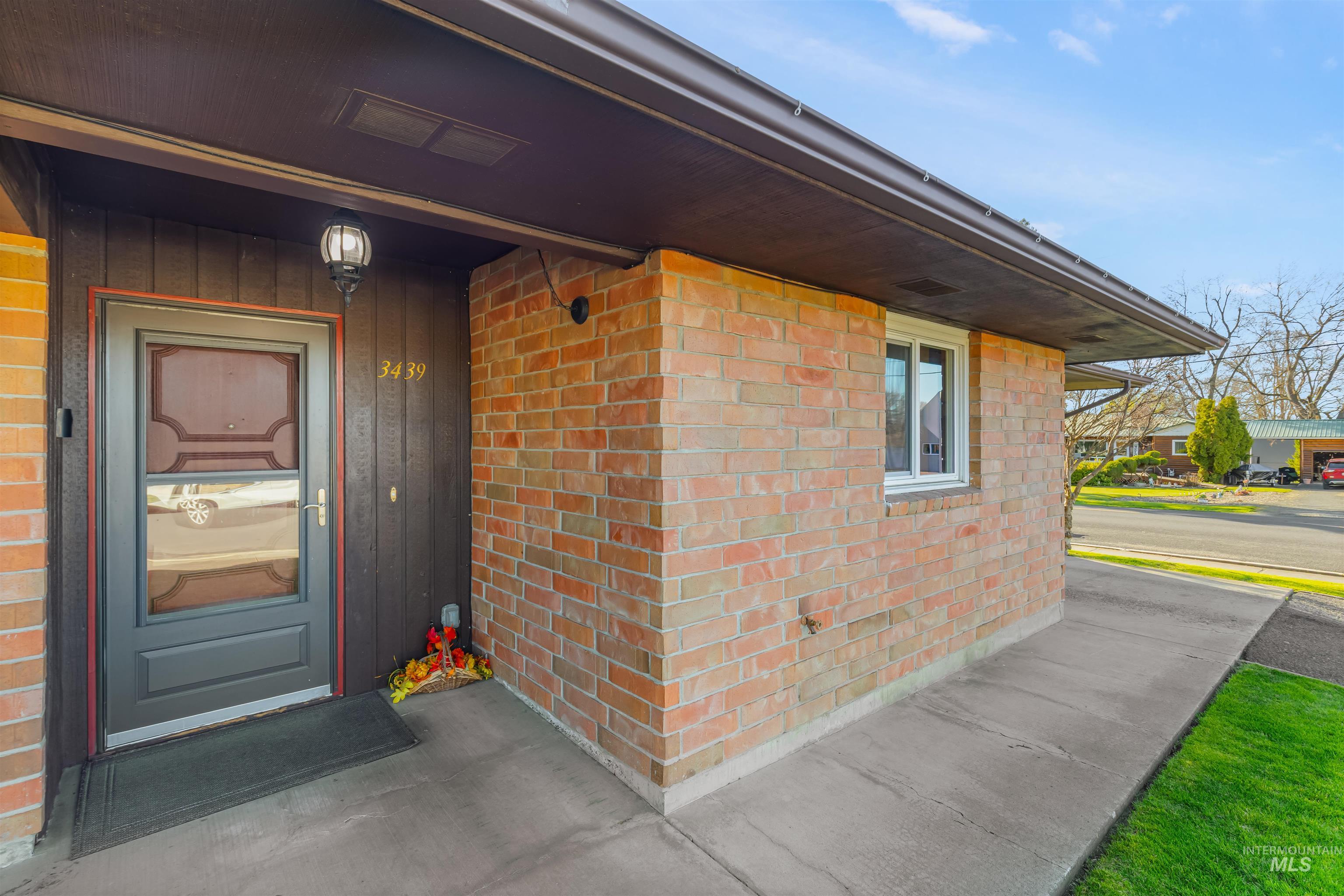 3439 7th Street D, Lewiston, Idaho 83501, 2 Bedrooms, 1.5 Bathrooms, Residential For Sale, Price $299,999, 98980007
