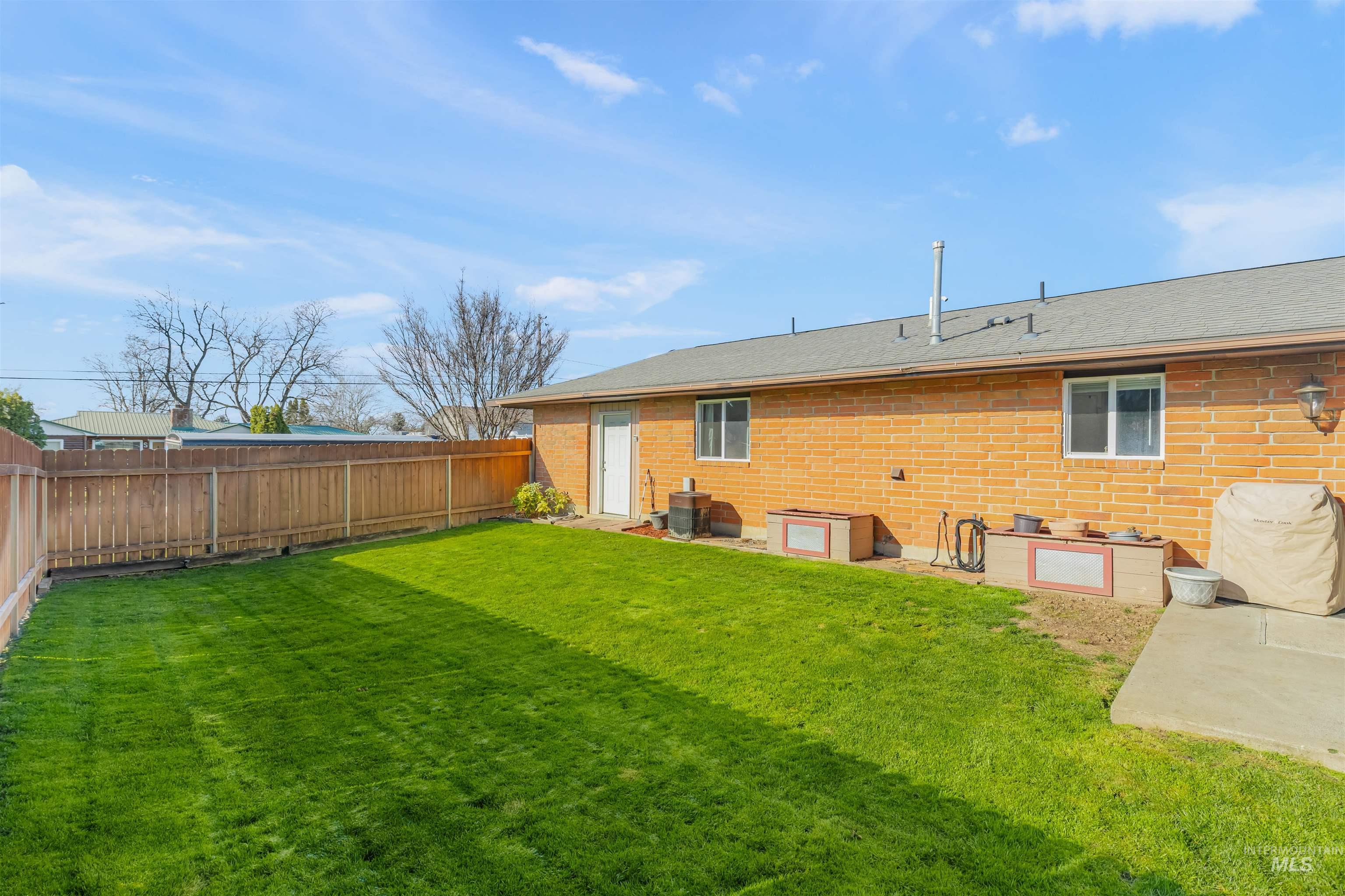 3439 7th Street D, Lewiston, Idaho 83501, 2 Bedrooms, 1.5 Bathrooms, Residential For Sale, Price $315,000,MLS 98980007