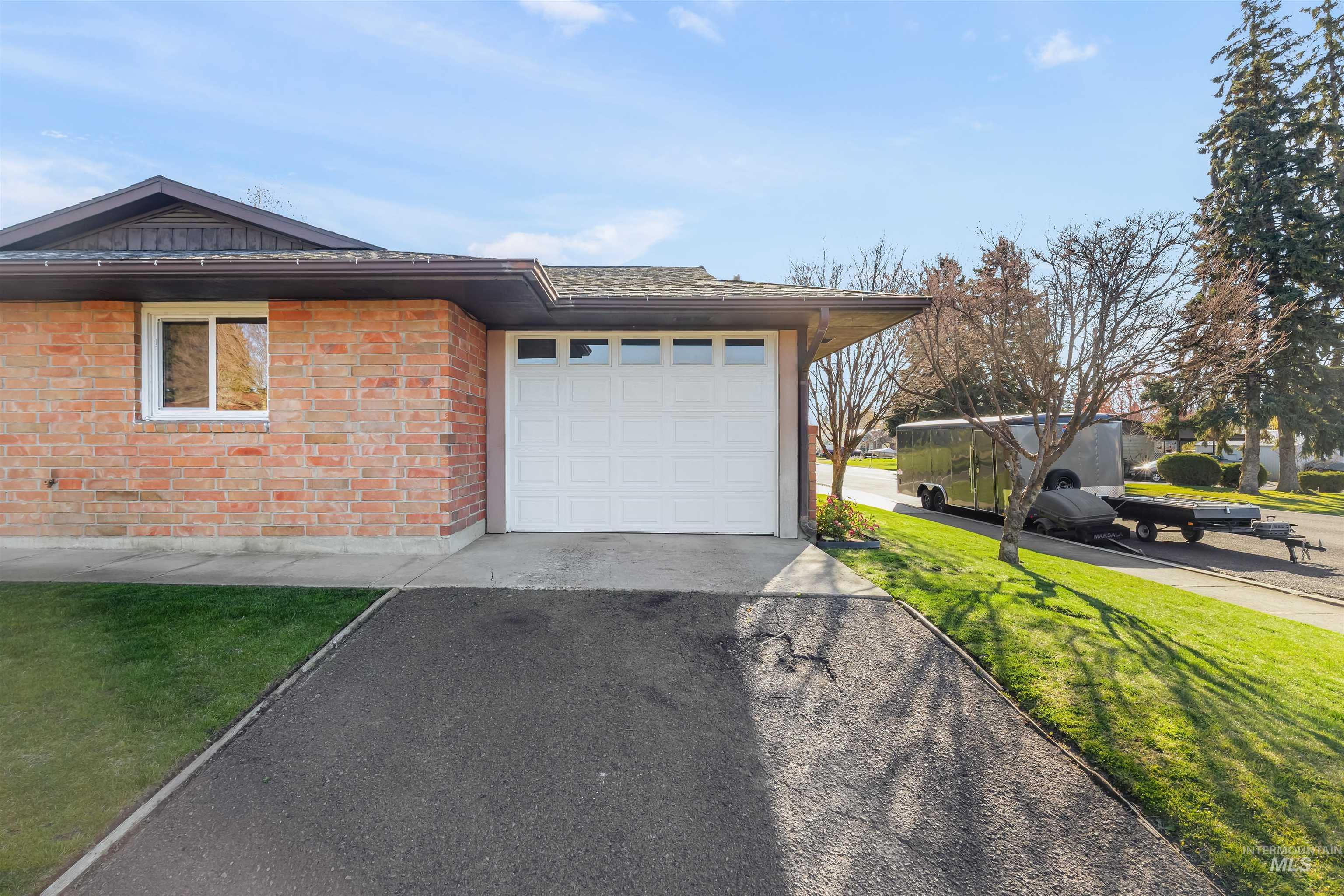 3439 7th Street D, Lewiston, Idaho 83501, 2 Bedrooms, 1.5 Bathrooms, Residential For Sale, Price $315,000,MLS 98980007