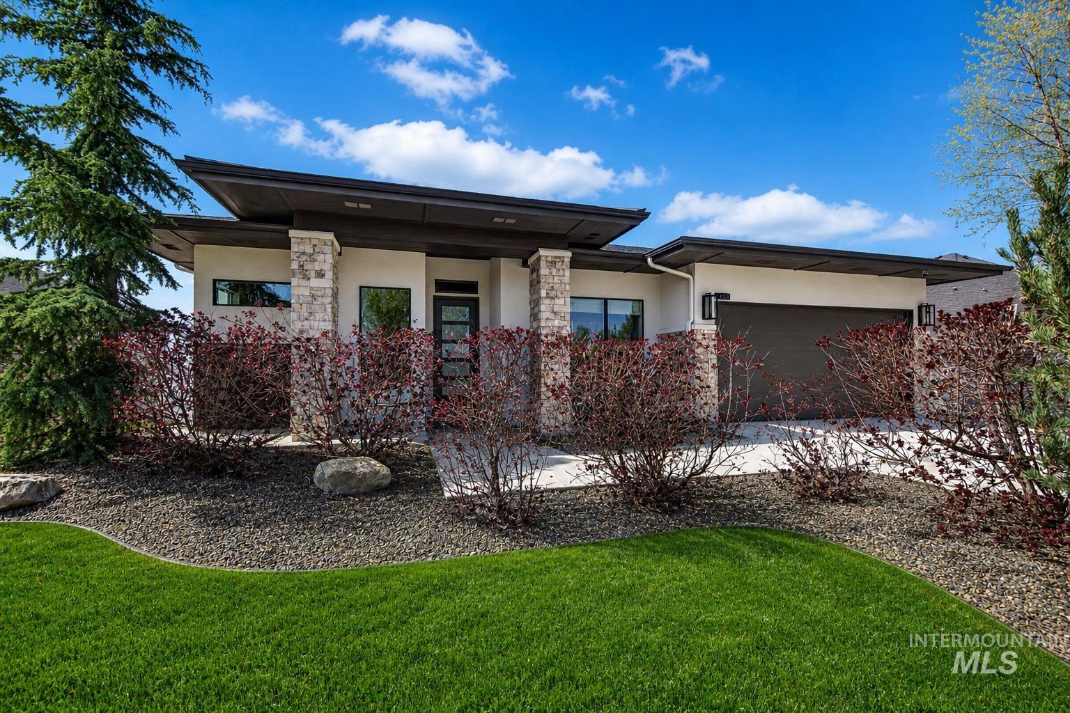 5331 N Bolsena Way, Meridian, Idaho 83646-6871, 3 Bedrooms, 2 Bathrooms, Residential For Sale, Price $739,900,MLS 98980009