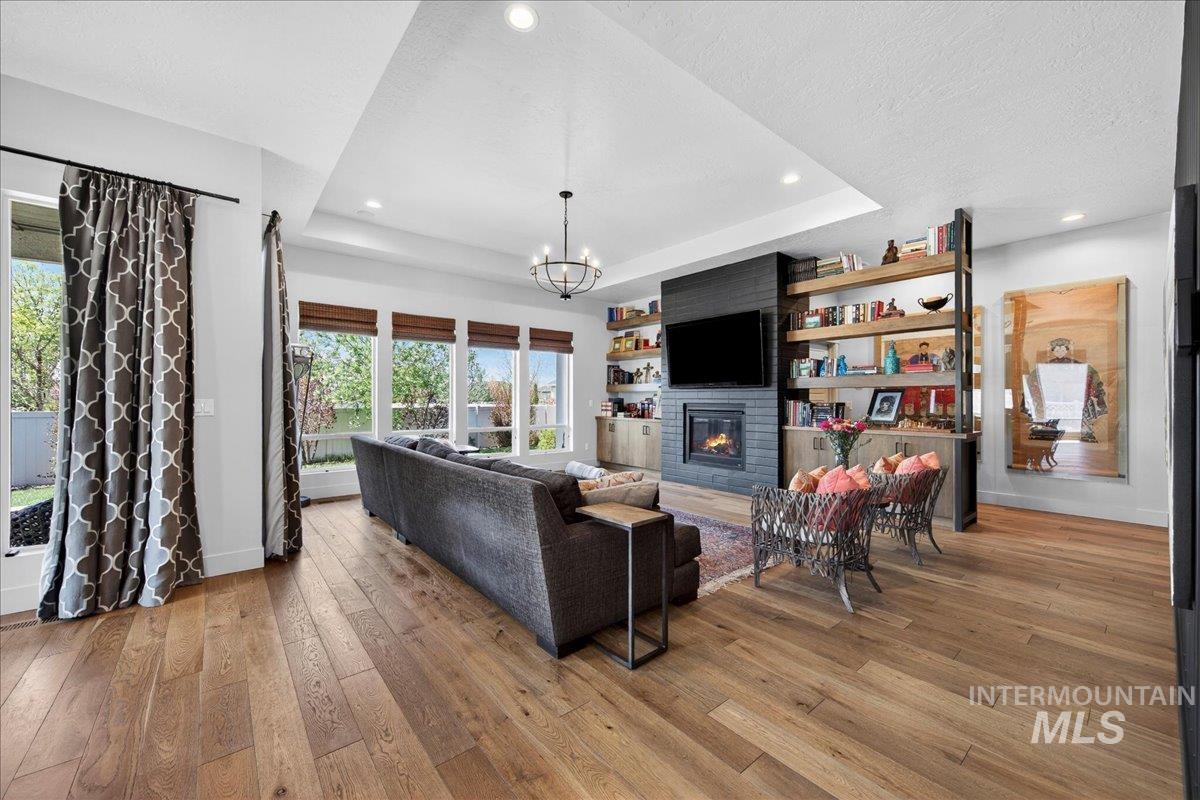 5331 N Bolsena Way, Meridian, Idaho 83646-6871, 3 Bedrooms, 2 Bathrooms, Residential For Sale, Price $739,900, 98980009