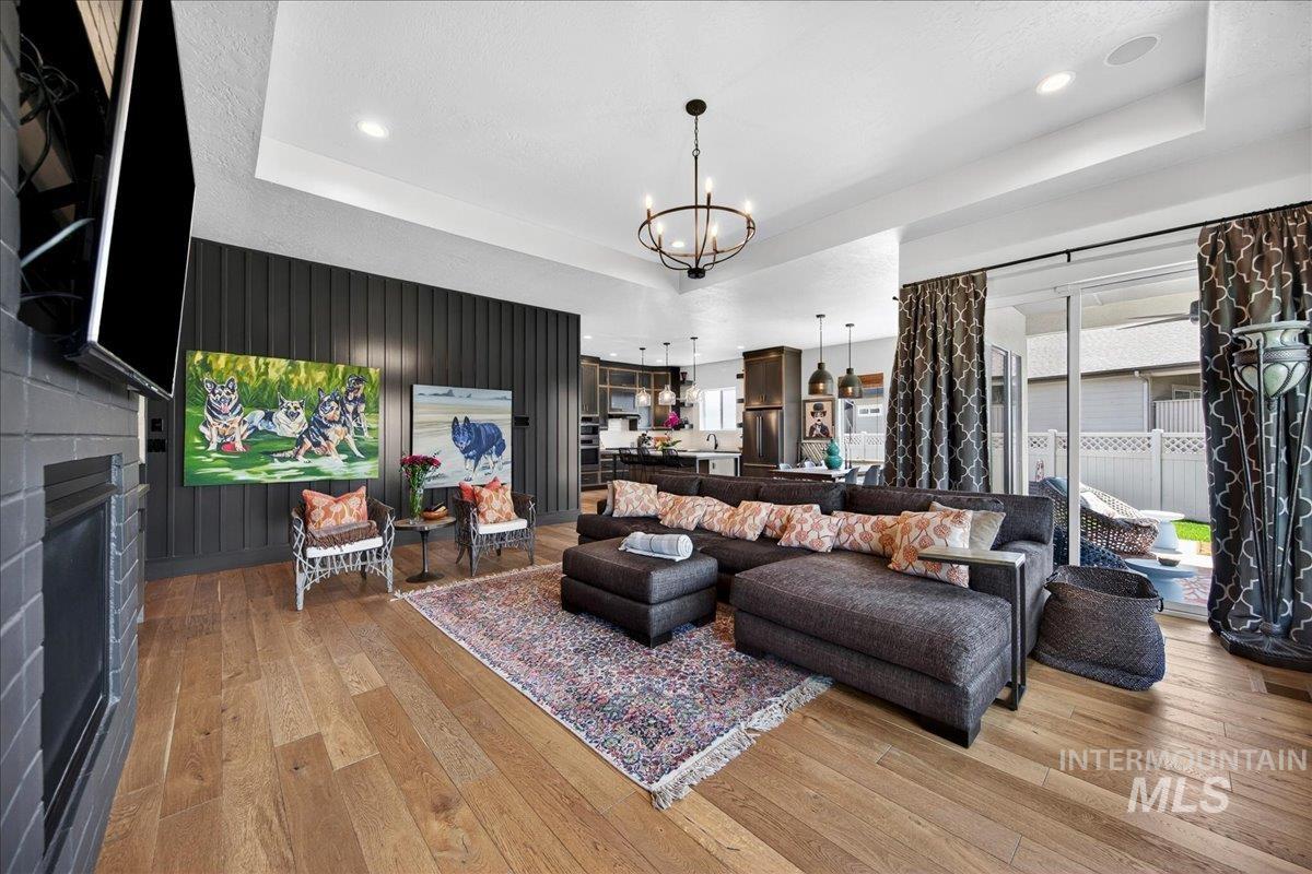 5331 N Bolsena Way, Meridian, Idaho 83646-6871, 3 Bedrooms, 2 Bathrooms, Residential For Sale, Price $739,900, 98980009