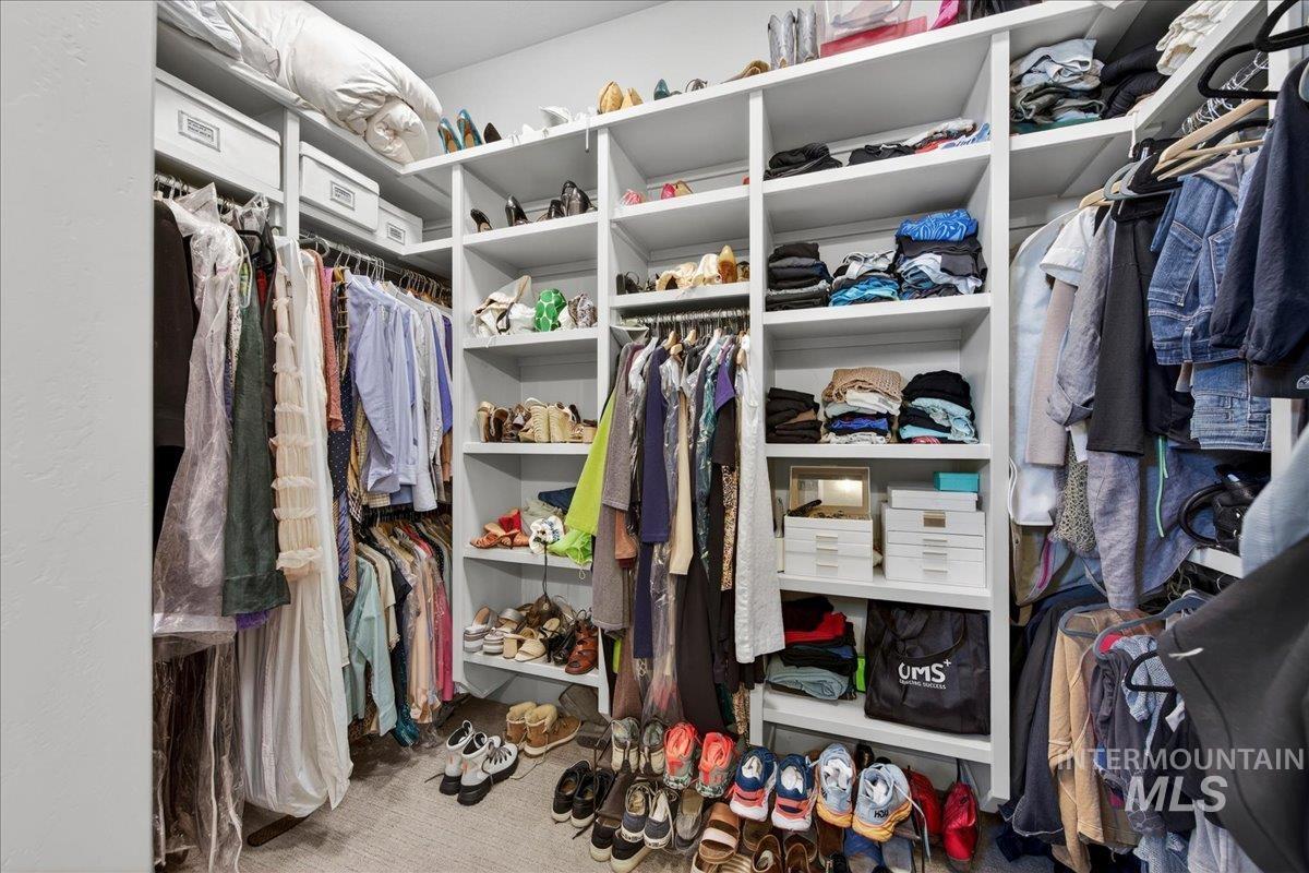 5331 N Bolsena Way, Meridian, Idaho 83646-6871, 3 Bedrooms, 2 Bathrooms, Residential For Sale, Price $739,900, 98980009