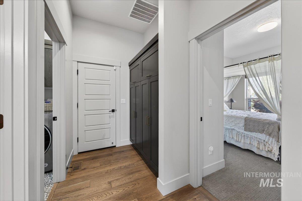 5331 N Bolsena Way, Meridian, Idaho 83646-6871, 3 Bedrooms, 2 Bathrooms, Residential For Sale, Price $739,900, 98980009