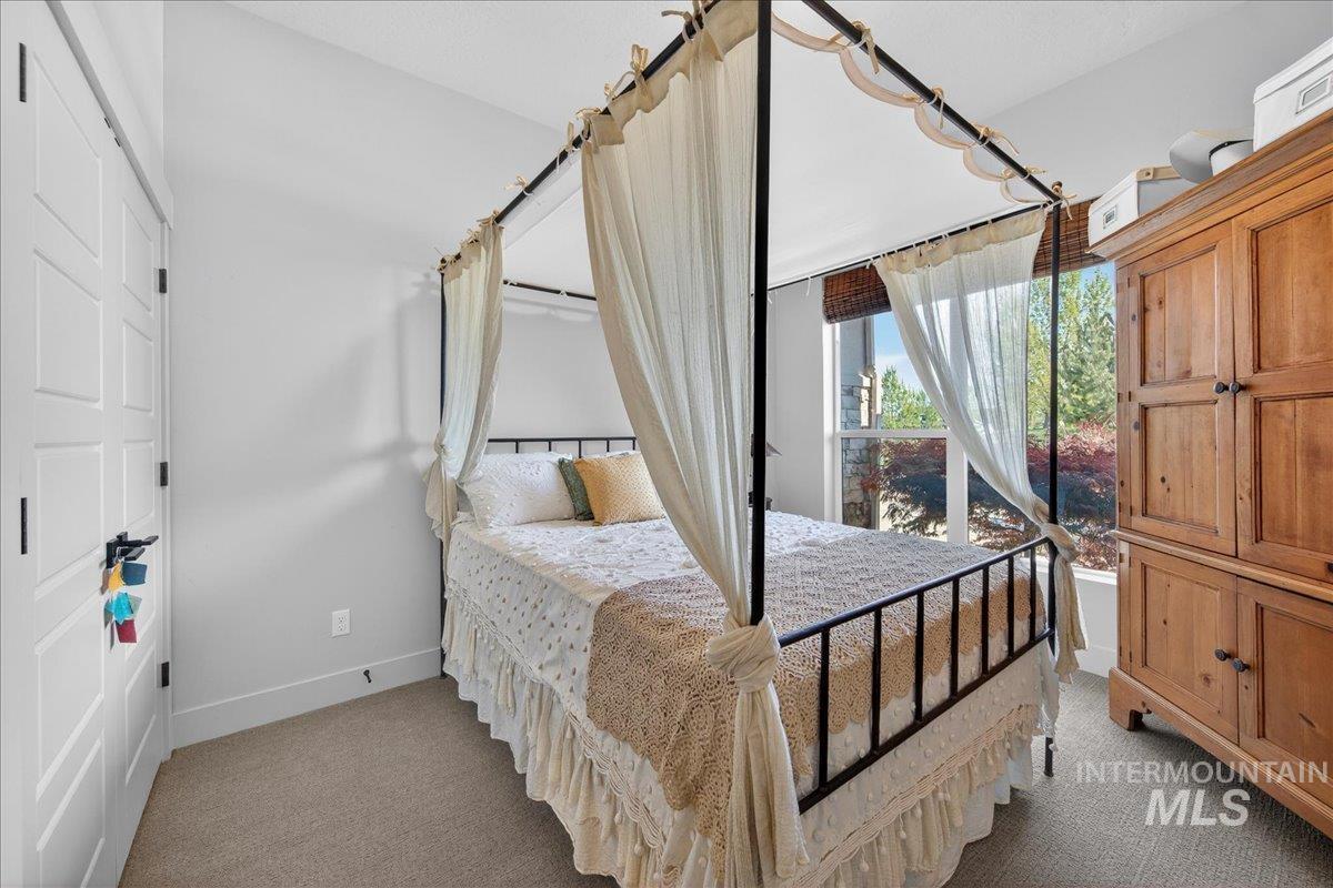 5331 N Bolsena Way, Meridian, Idaho 83646-6871, 3 Bedrooms, 2 Bathrooms, Residential For Sale, Price $739,900, 98980009