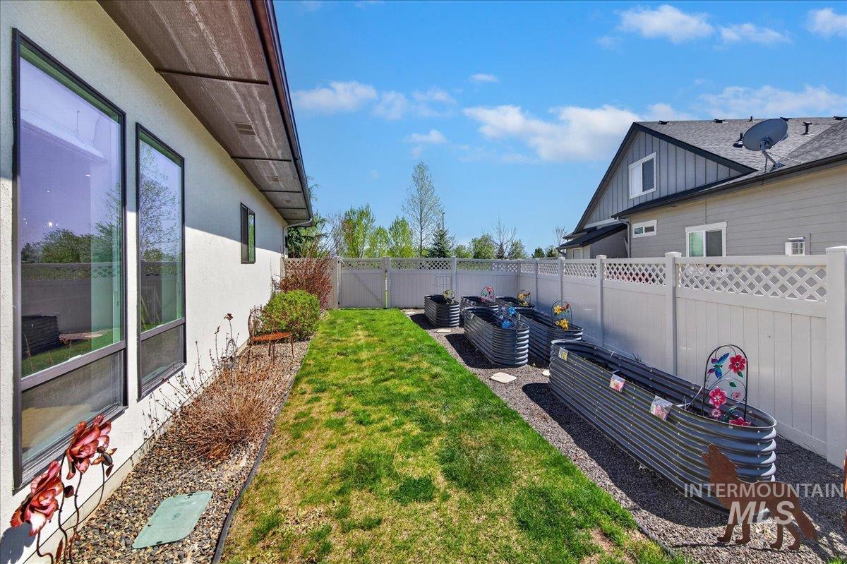 5331 N Bolsena Way, Meridian, Idaho 83646-6871, 3 Bedrooms, 2 Bathrooms, Residential For Sale, Price $739,900, 98980009