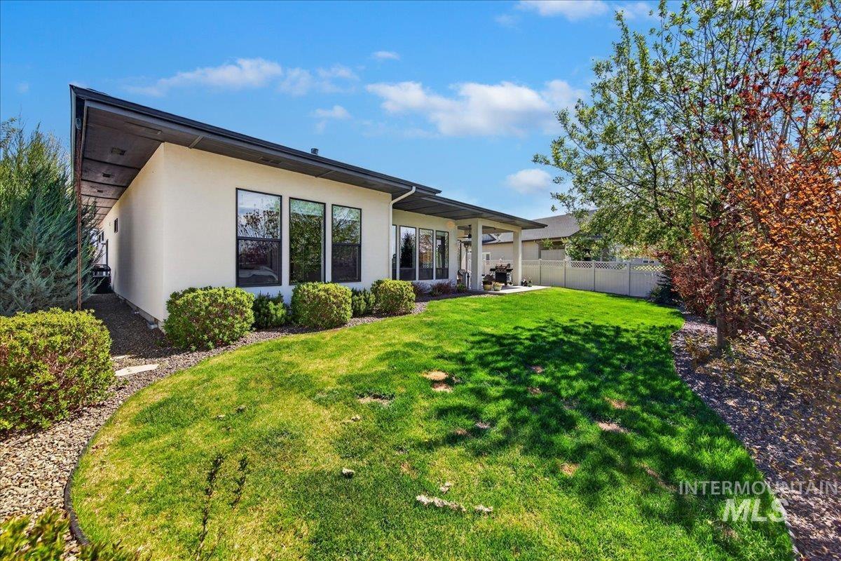 5331 N Bolsena Way, Meridian, Idaho 83646-6871, 3 Bedrooms, 2 Bathrooms, Residential For Sale, Price $739,900, 98980009