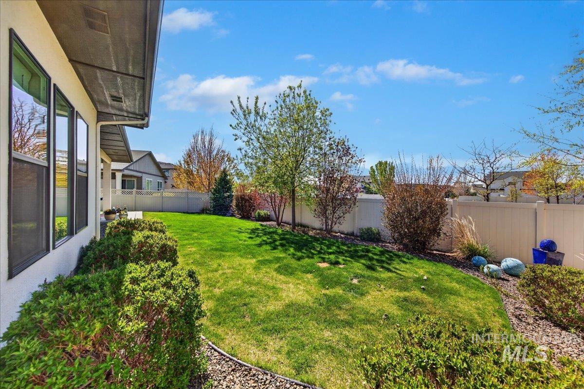 5331 N Bolsena Way, Meridian, Idaho 83646-6871, 3 Bedrooms, 2 Bathrooms, Residential For Sale, Price $739,900, 98980009