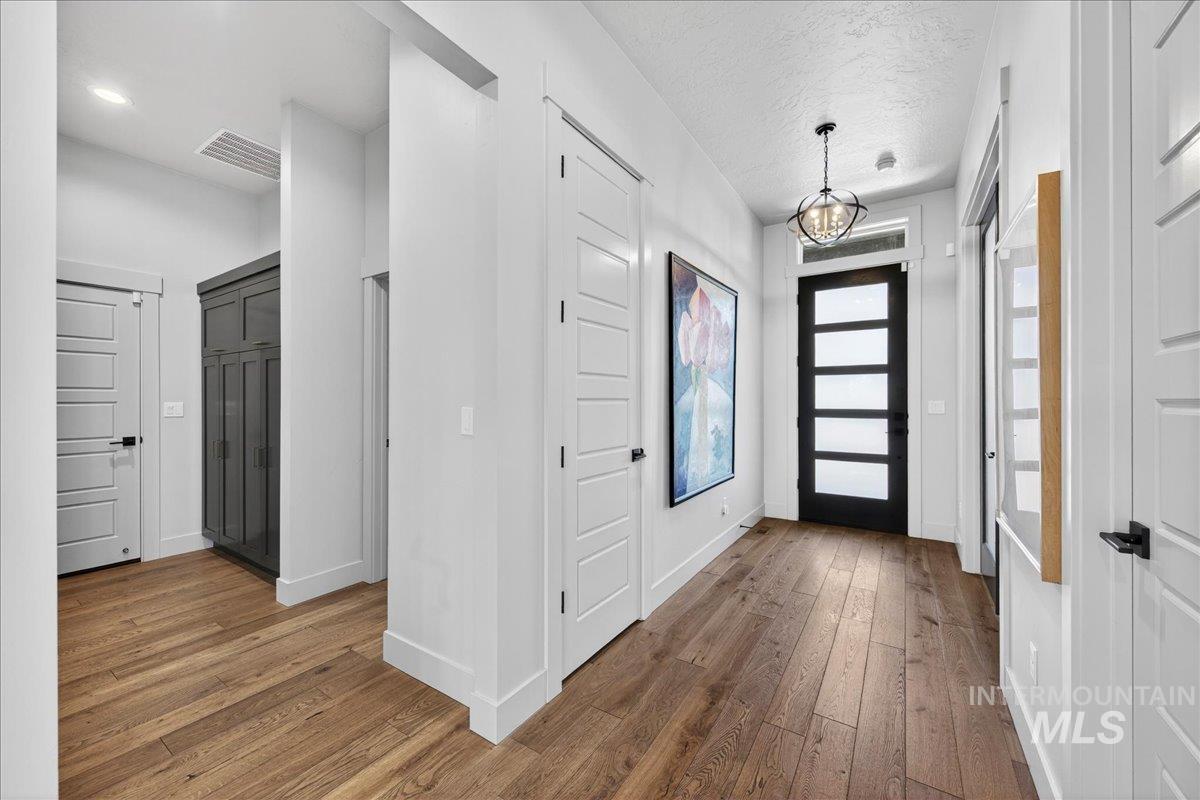 5331 N Bolsena Way, Meridian, Idaho 83646-6871, 3 Bedrooms, 2 Bathrooms, Residential For Sale, Price $739,900, 98980009