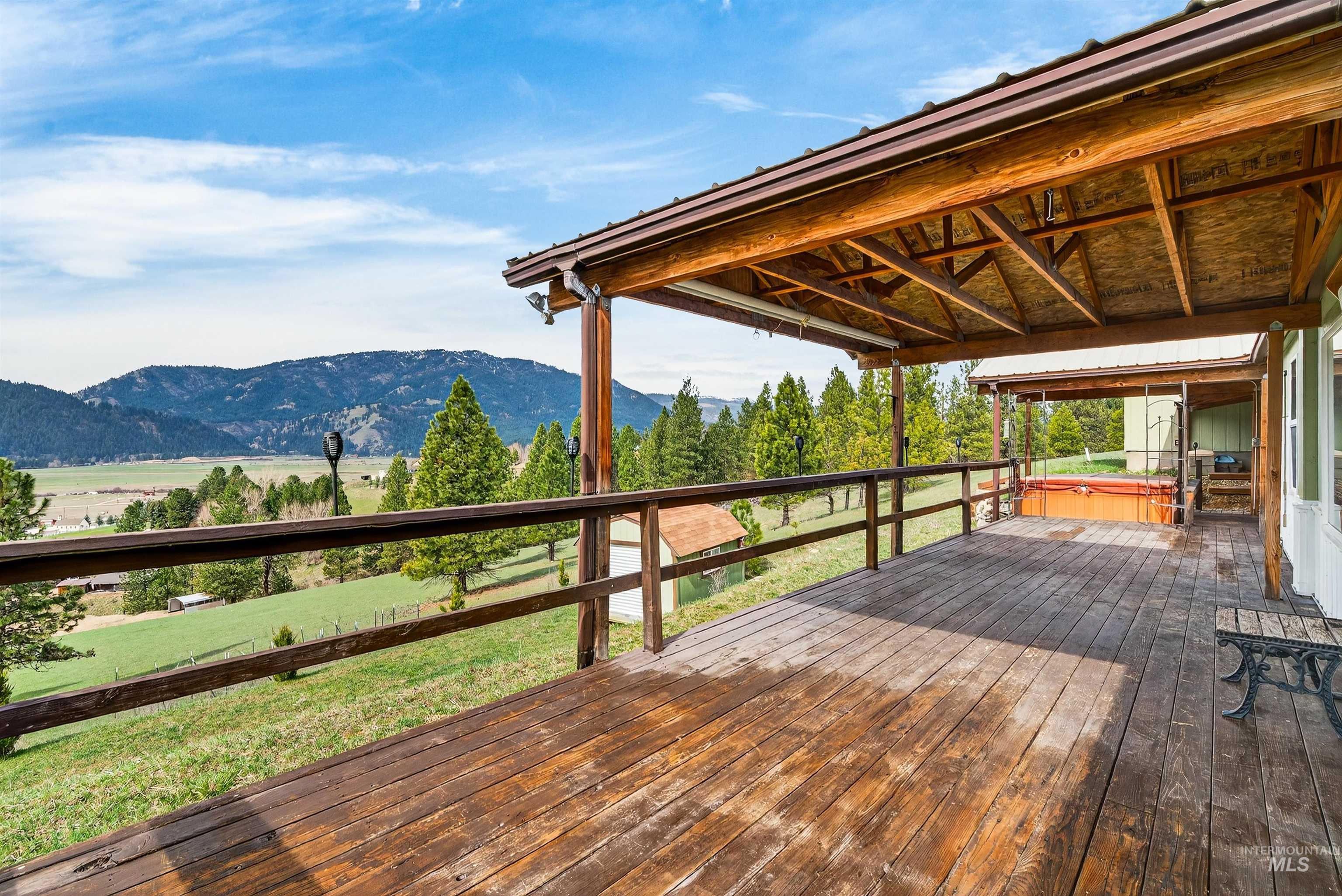 25 Woodland Dr., Garden Valley, Idaho 83622, 3 Bedrooms, 2 Bathrooms, Residential For Sale, Price $485,537,MLS 98980010