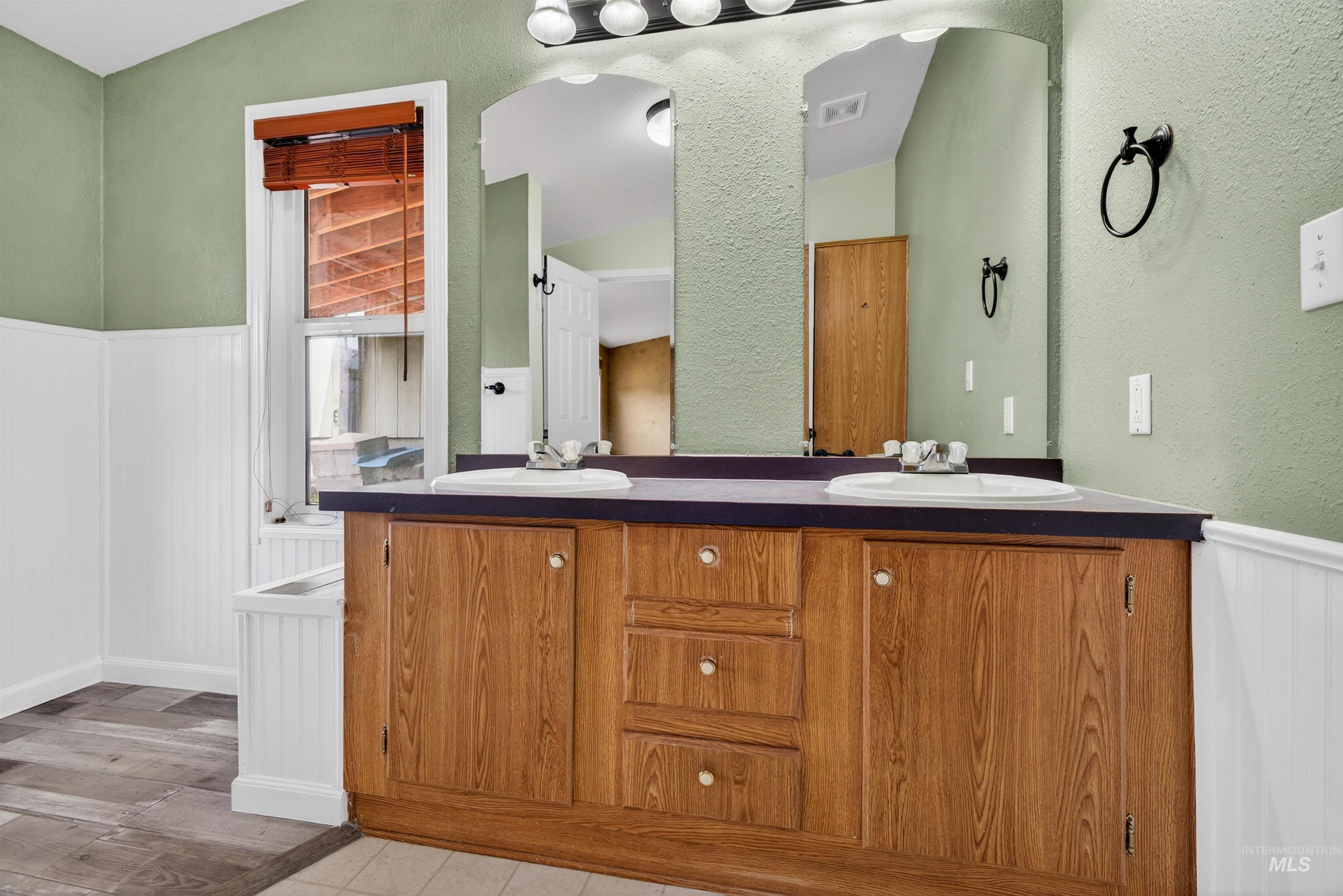 25 Woodland Dr., Garden Valley, Idaho 83622, 3 Bedrooms, 2 Bathrooms, Residential For Sale, Price $485,537,MLS 98980010