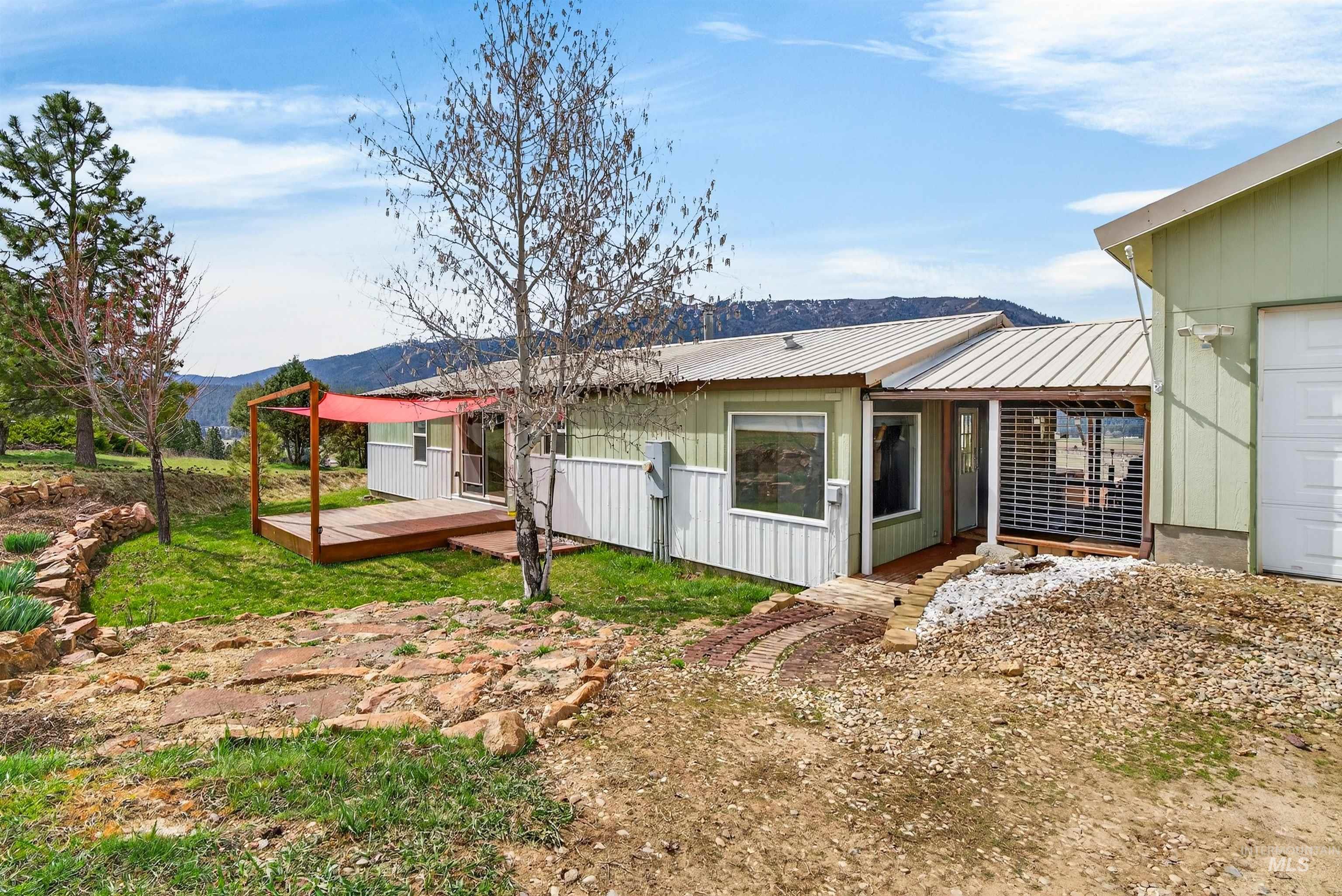 25 Woodland Dr., Garden Valley, Idaho 83622, 3 Bedrooms, 2 Bathrooms, Residential For Sale, Price $485,537,MLS 98980010