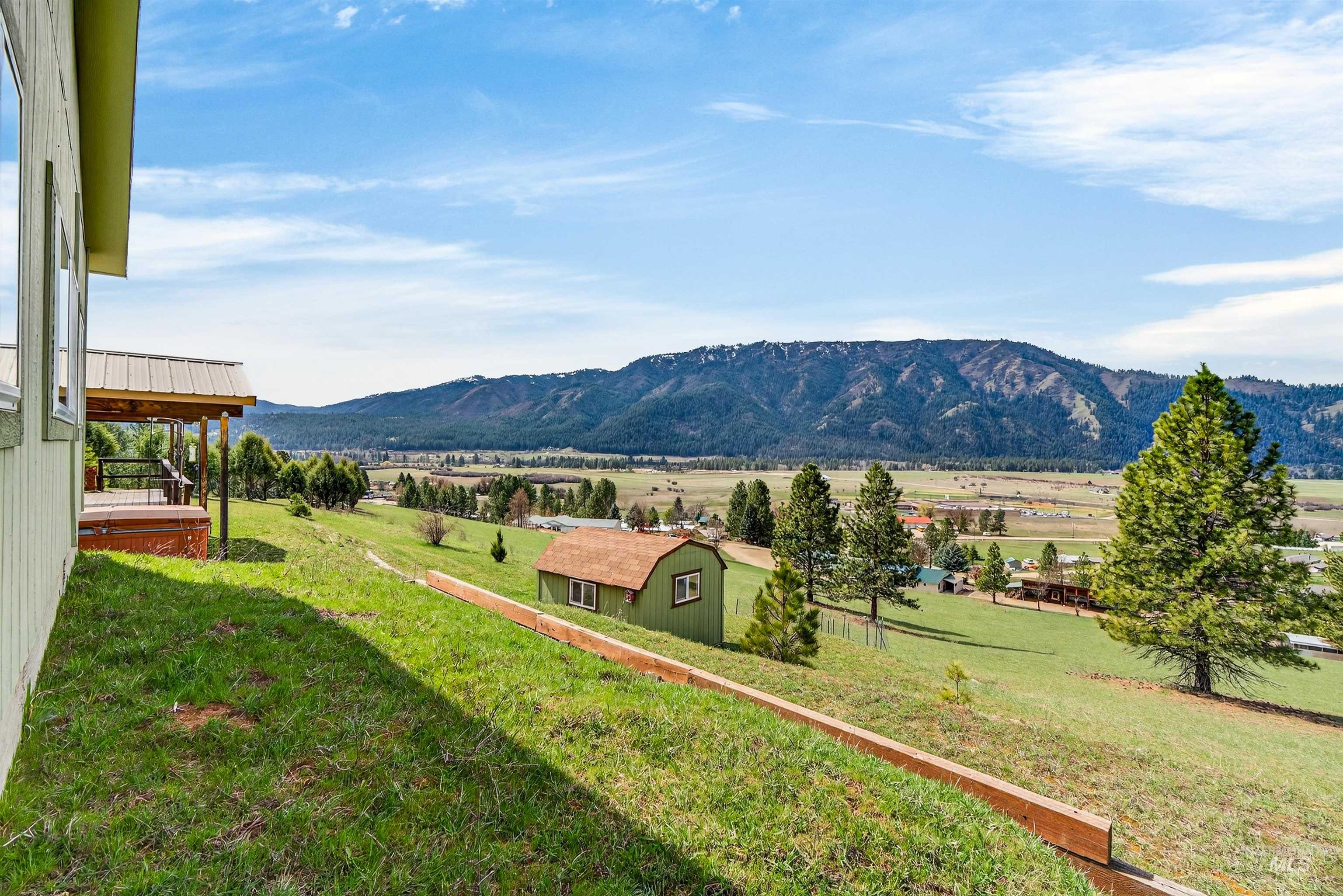 25 Woodland Dr., Garden Valley, Idaho 83622, 3 Bedrooms, 2 Bathrooms, Residential For Sale, Price $485,537,MLS 98980010